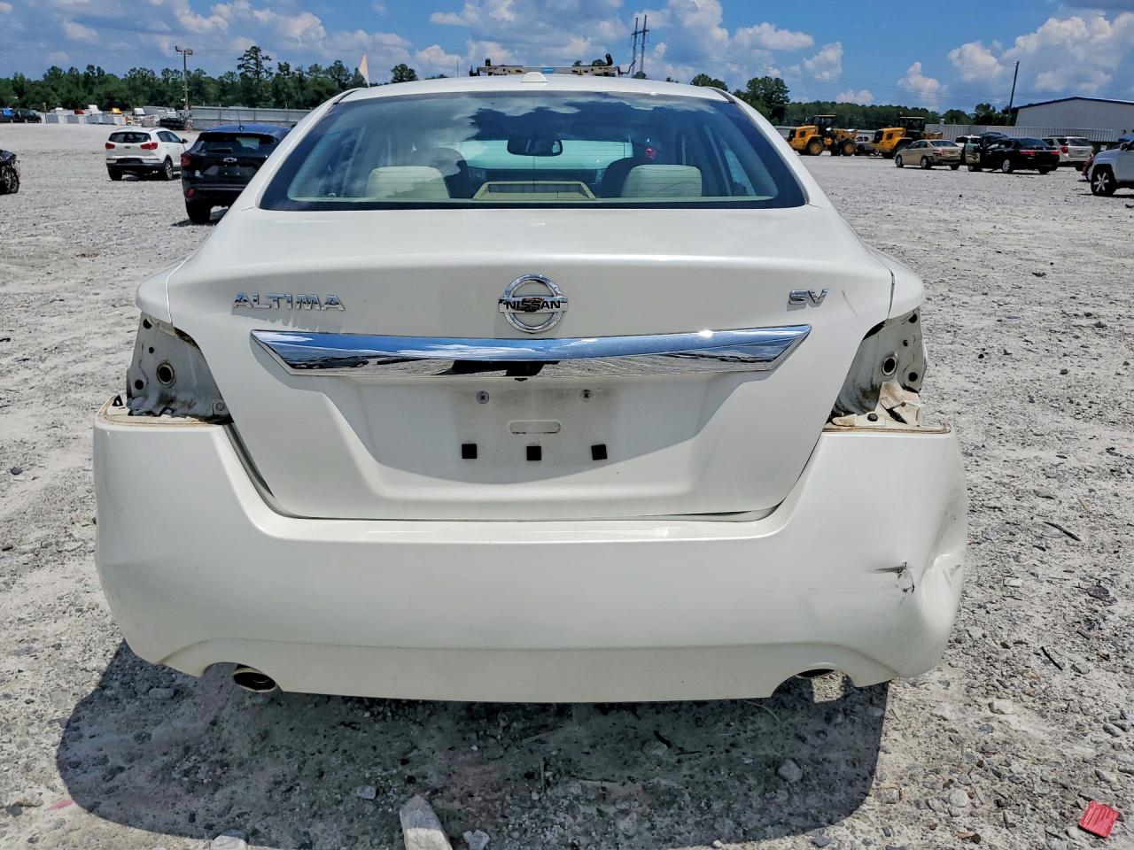 2015 Nissan Altima 2.5 Sv White vin: 1N4AL3AP9FC569810
