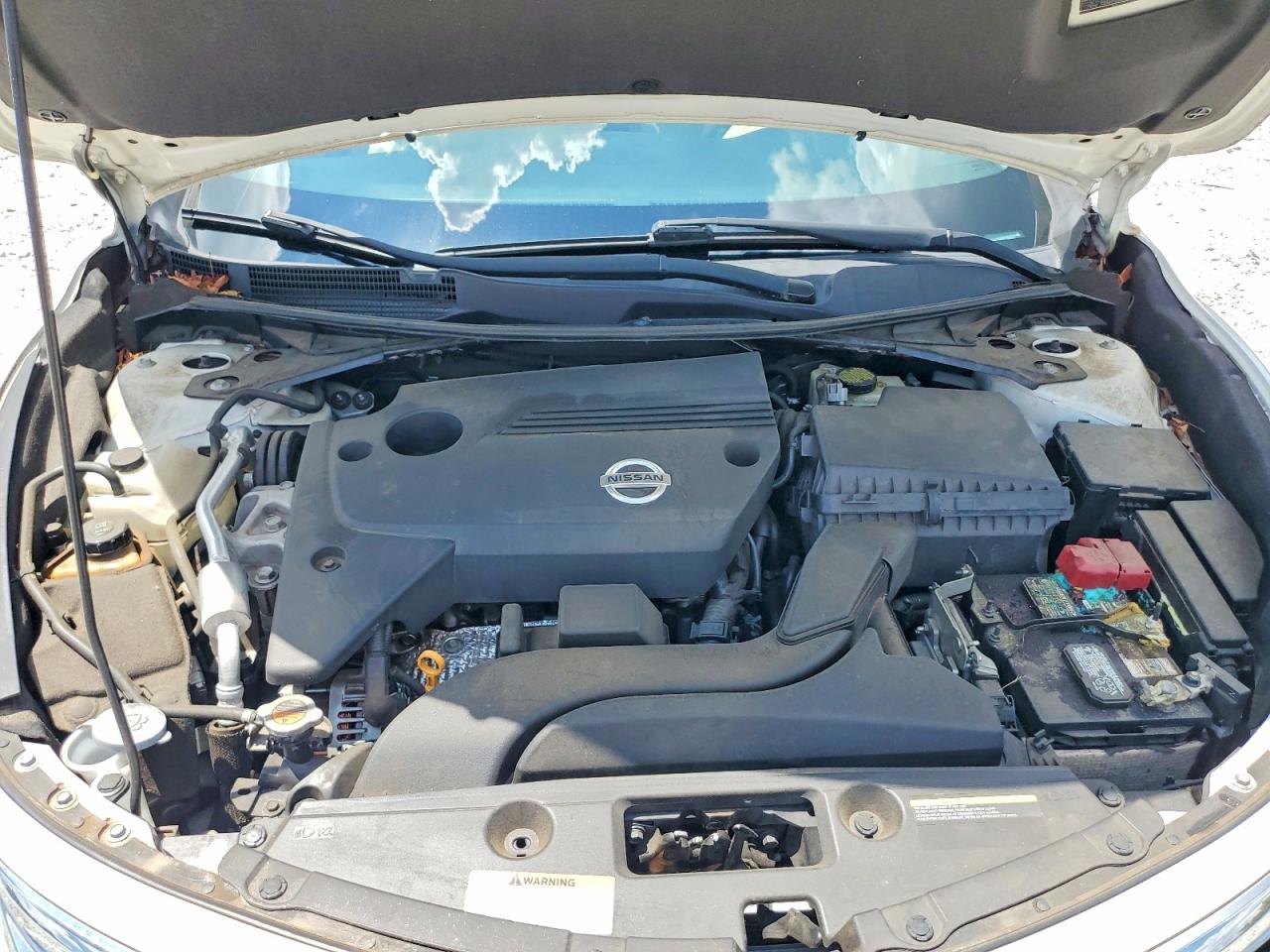 2015 Nissan Altima 2.5 Sv White vin: 1N4AL3AP9FC569810