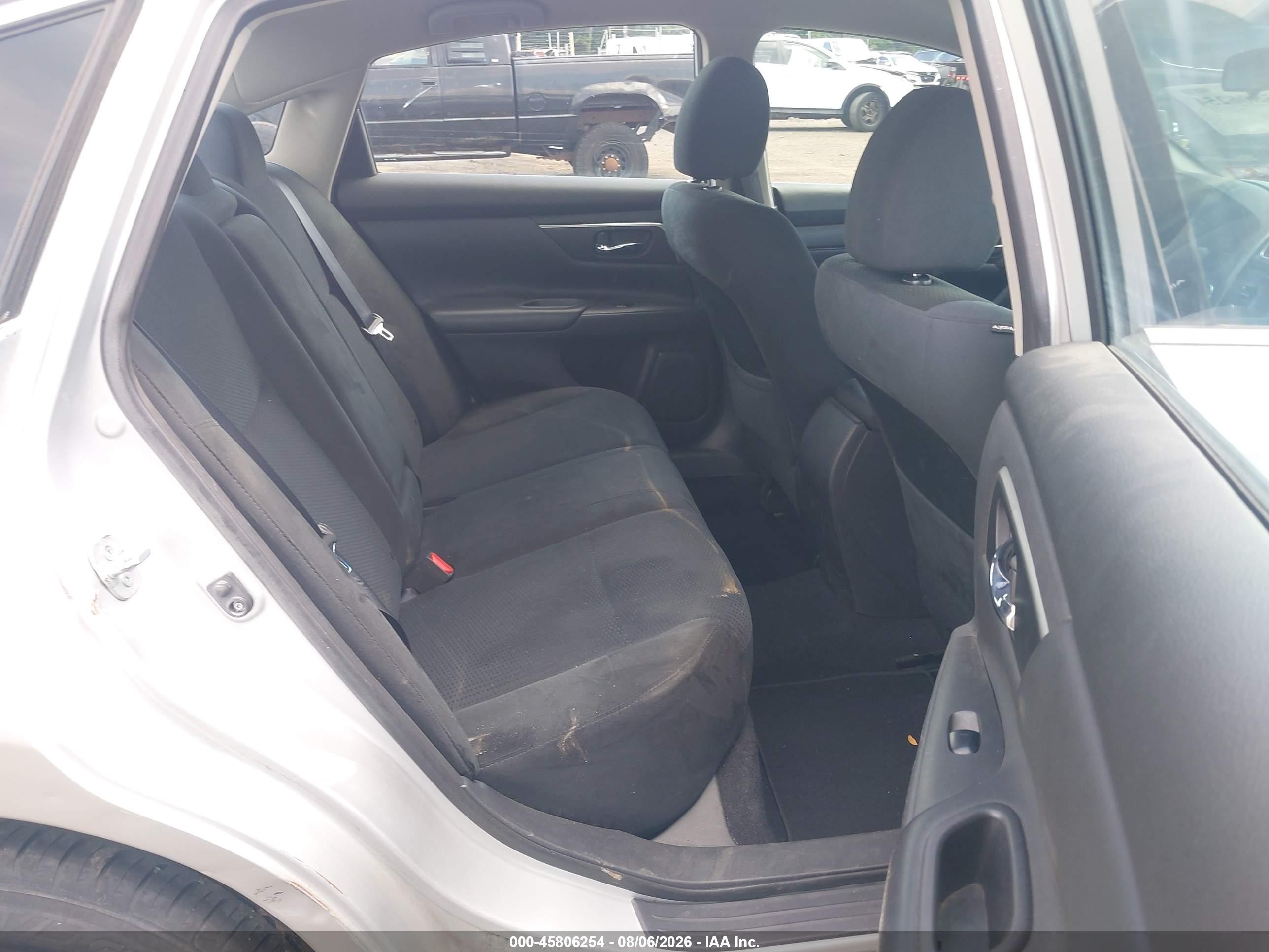 2015 Nissan Altima 2.5 S Silver vin: 1N4AL3AP9FC573419