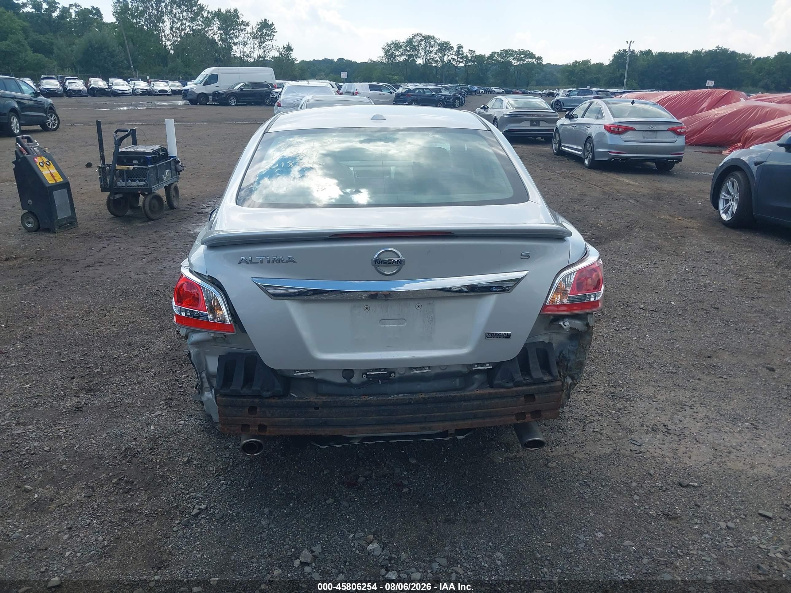 2015 Nissan Altima 2.5 S Silver vin: 1N4AL3AP9FC573419