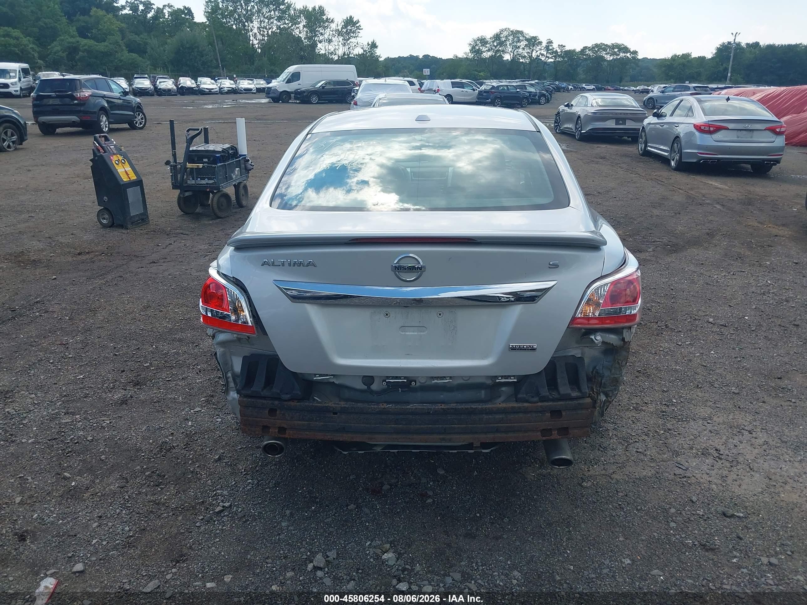 2015 Nissan Altima 2.5 S Silver vin: 1N4AL3AP9FC573419