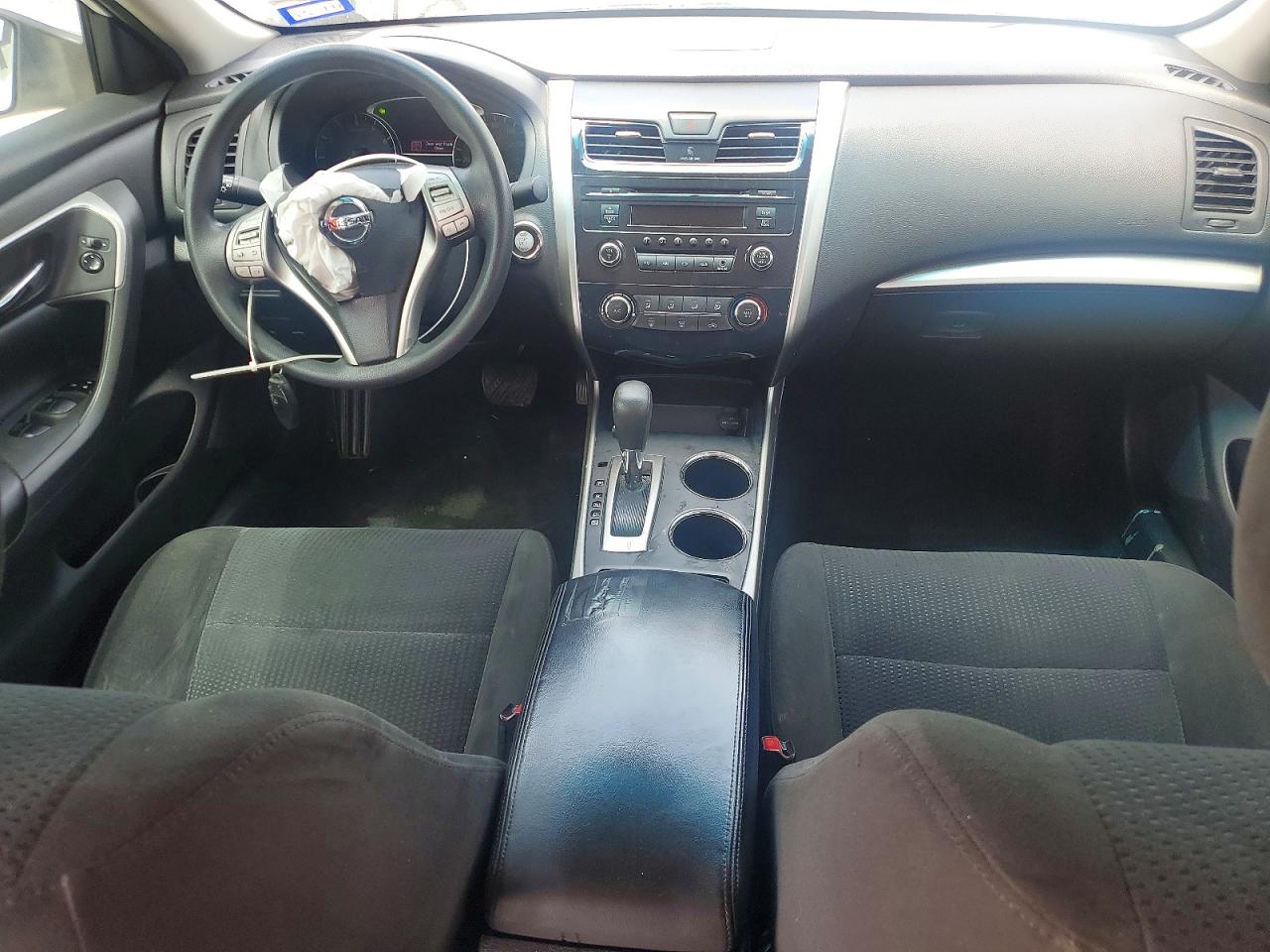 2015 Nissan Altima 2.5 S Белый vin: 1N4AL3AP9FC573579
