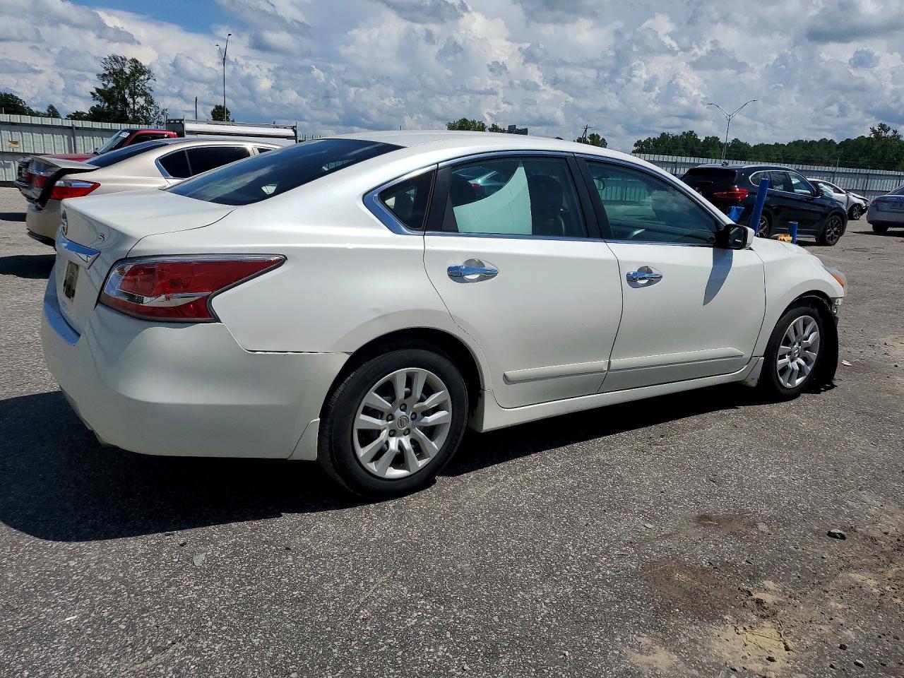 2015 Nissan Altima 2.5 S White vin: 1N4AL3AP9FC577020