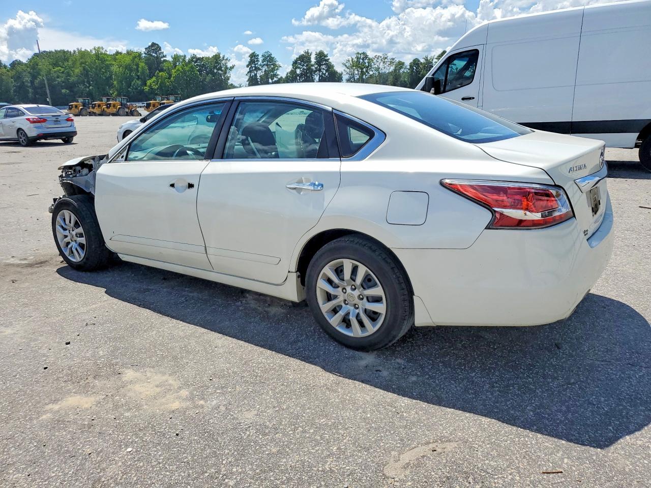 2015 Nissan Altima 2.5 S White vin: 1N4AL3AP9FC577020