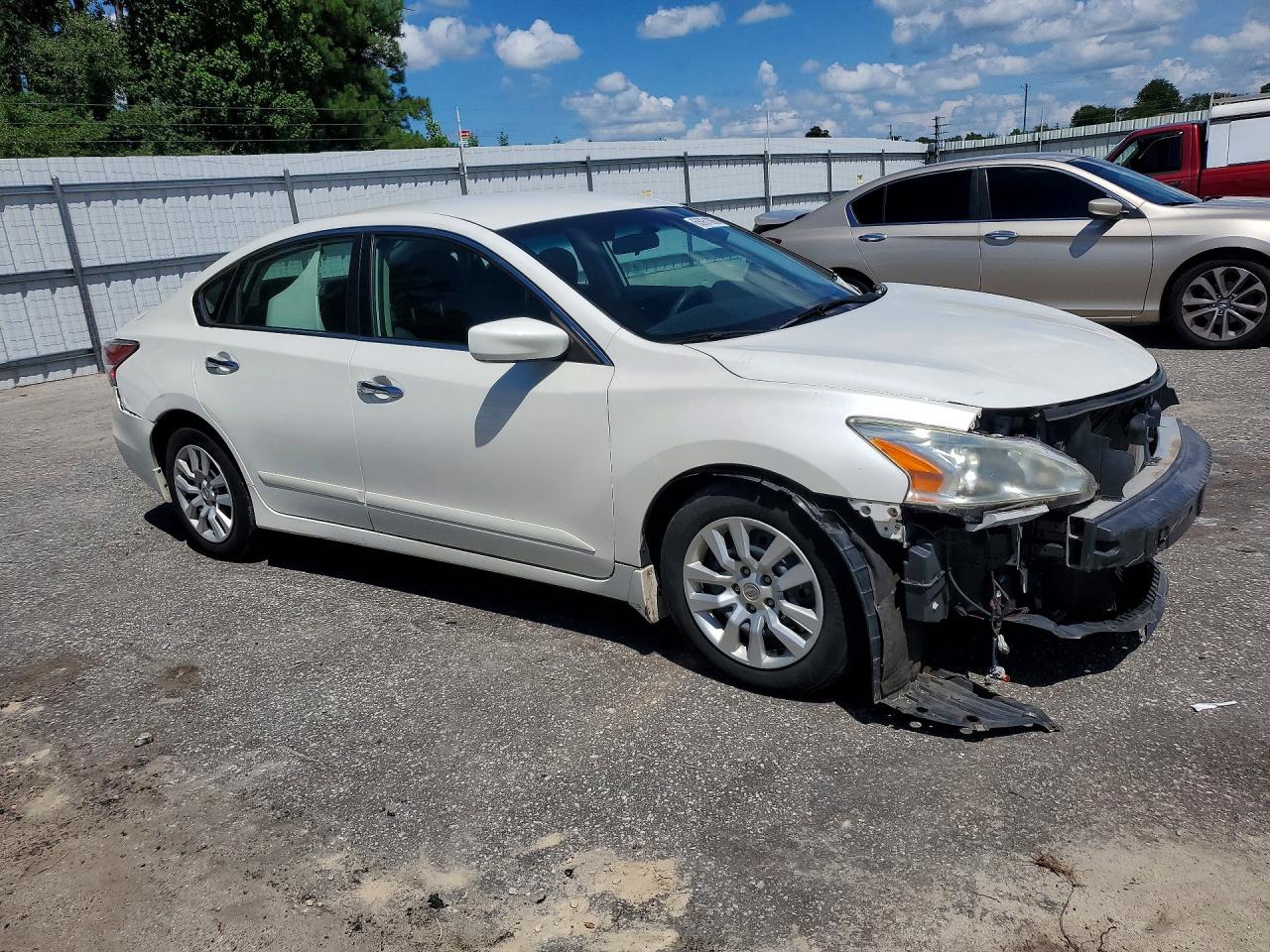 2015 Nissan Altima 2.5 S White vin: 1N4AL3AP9FC577020