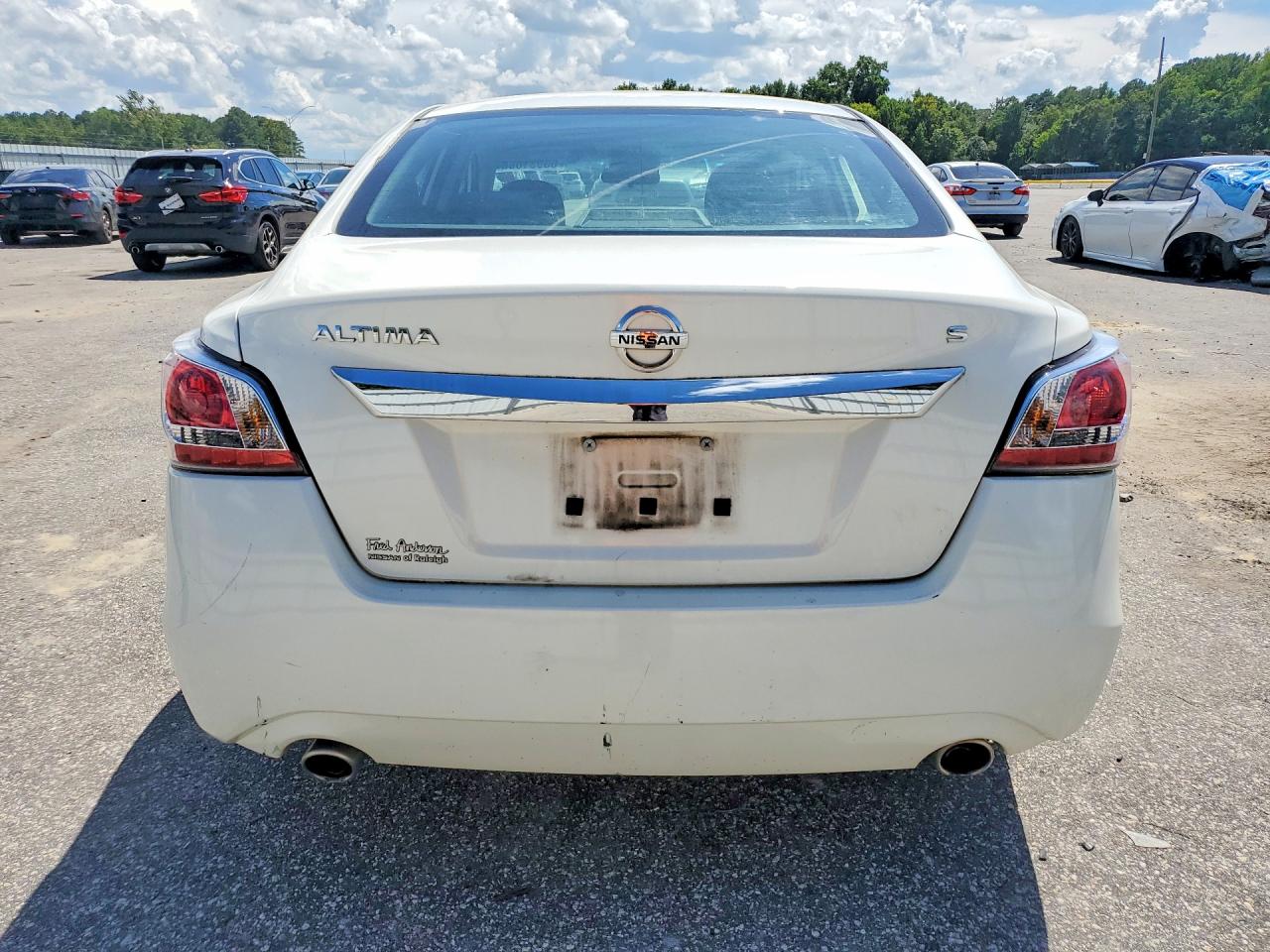 2015 Nissan Altima 2.5 S White vin: 1N4AL3AP9FC577020