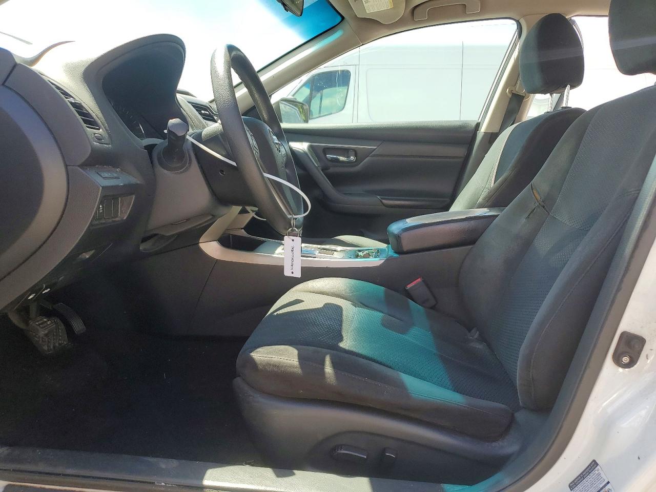 2015 Nissan Altima 2.5 S White vin: 1N4AL3AP9FC577020