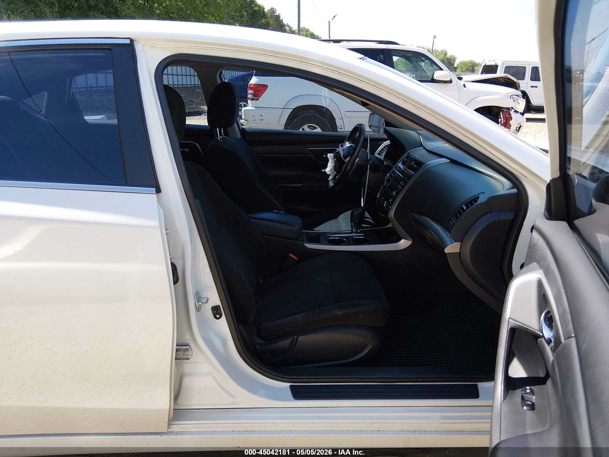 2015 Nissan Altima 2.5 Sv Белый vin: 1N4AL3AP9FC581696