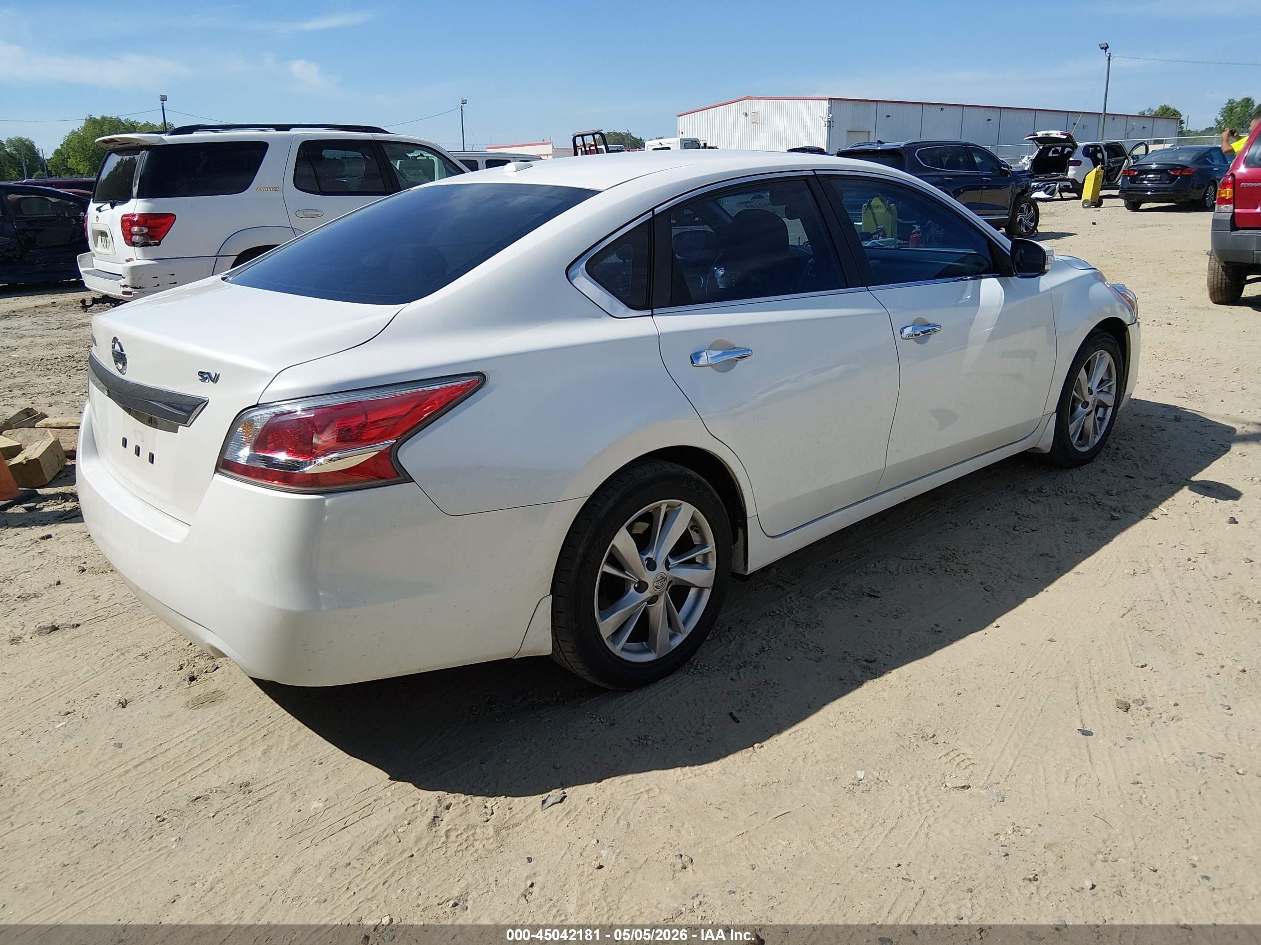 2015 Nissan Altima 2.5 Sv Белый vin: 1N4AL3AP9FC581696