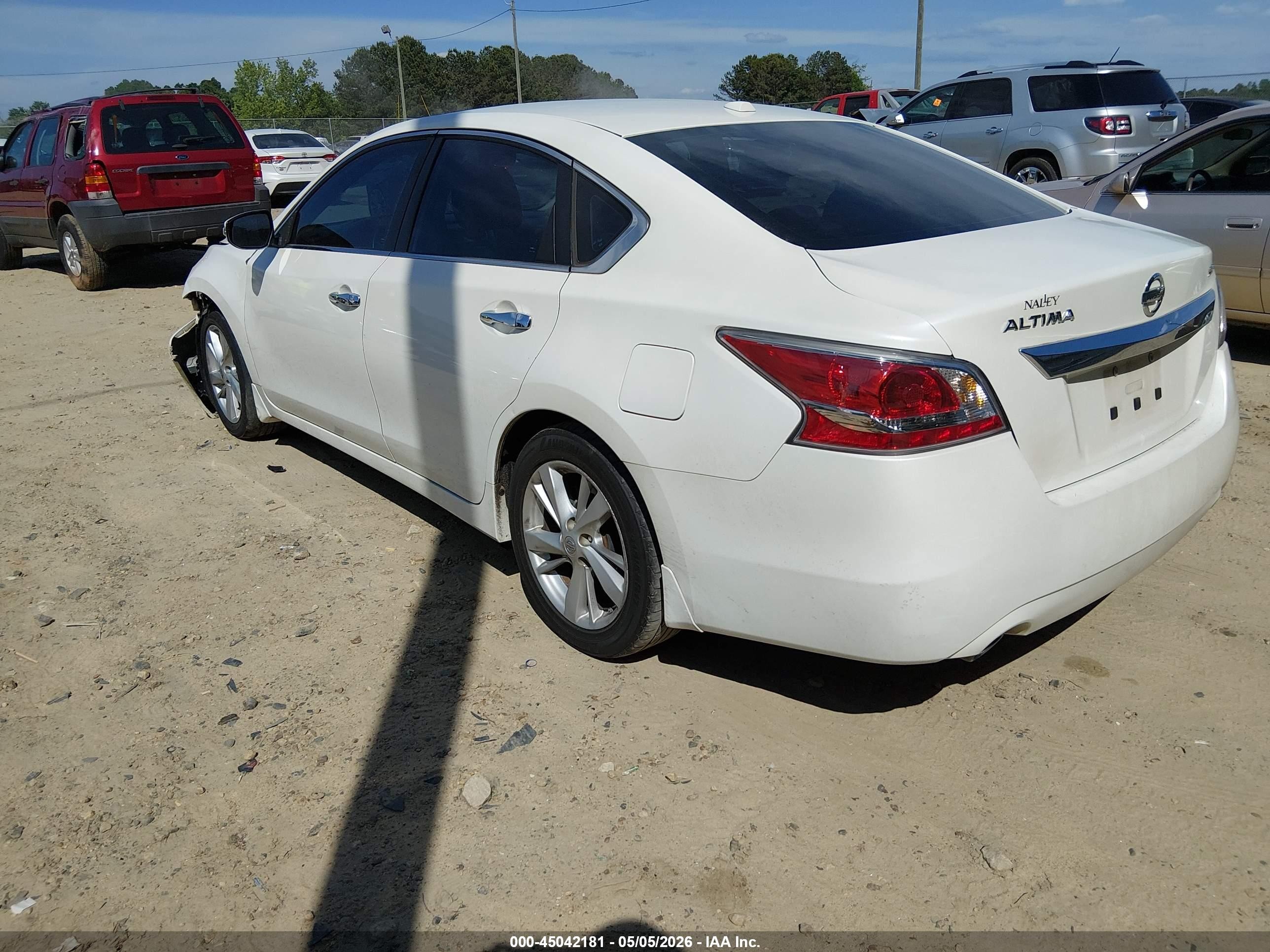 2015 Nissan Altima 2.5 Sv Белый vin: 1N4AL3AP9FC581696