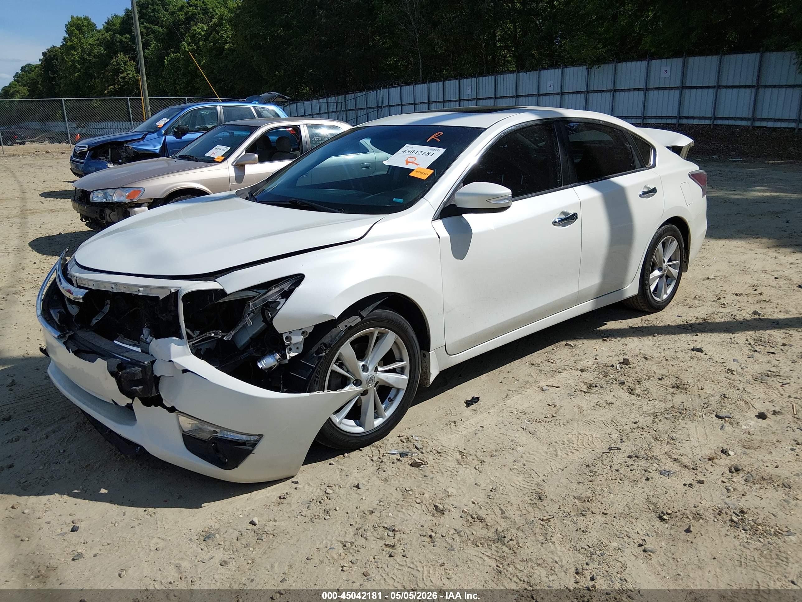 2015 Nissan Altima 2.5 Sv Белый vin: 1N4AL3AP9FC581696