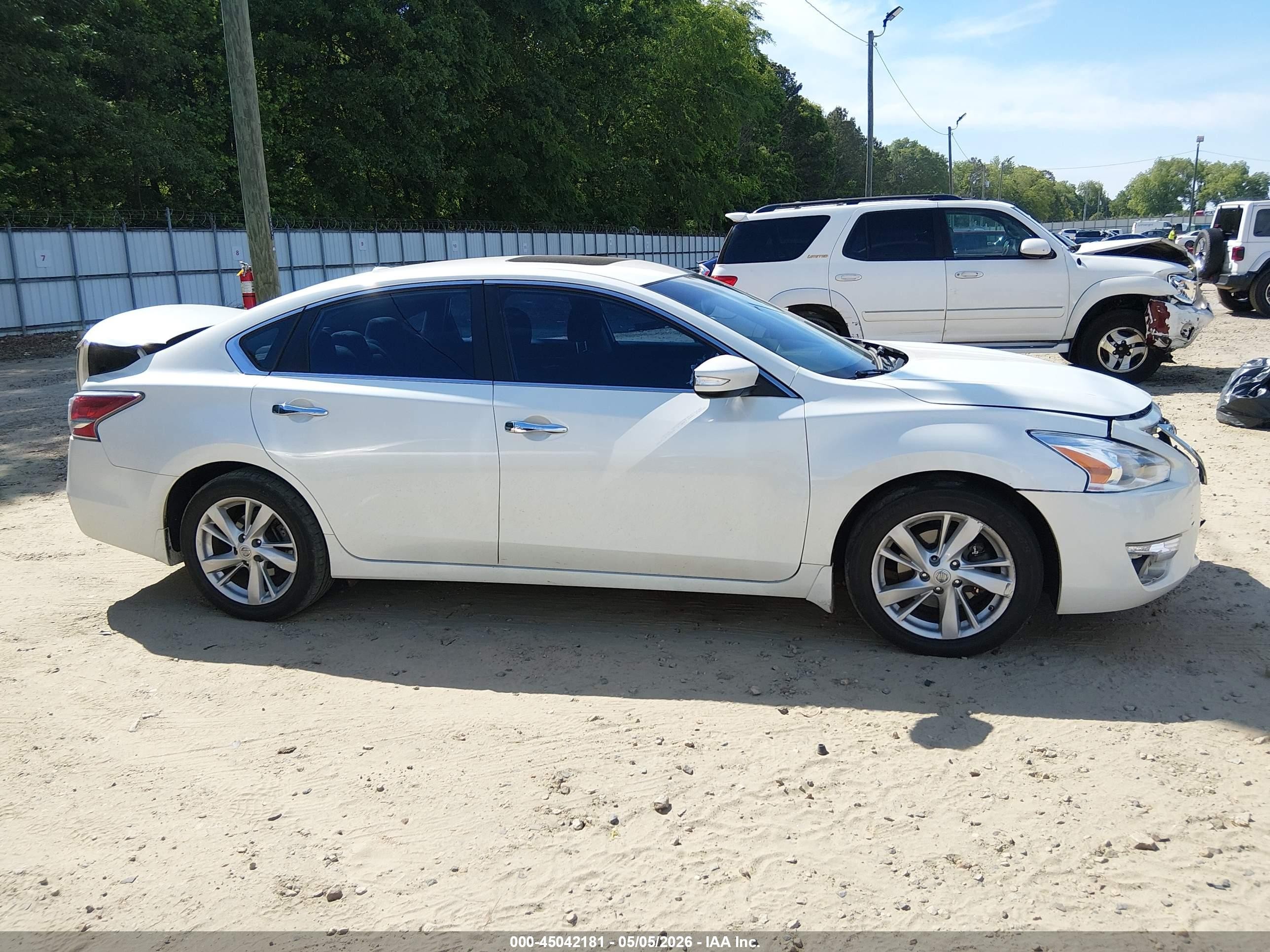 2015 Nissan Altima 2.5 Sv Белый vin: 1N4AL3AP9FC581696
