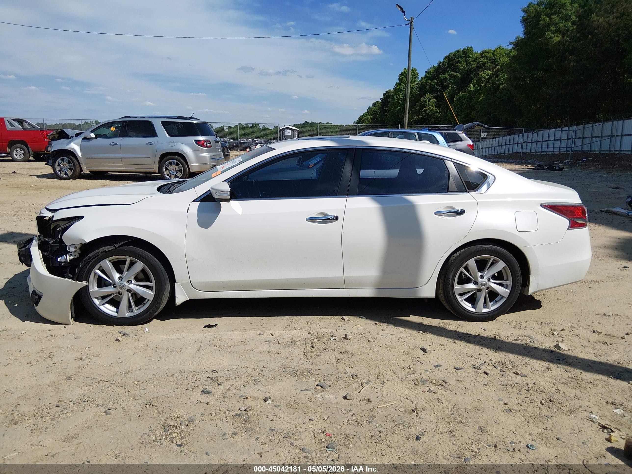 2015 Nissan Altima 2.5 Sv Белый vin: 1N4AL3AP9FC581696