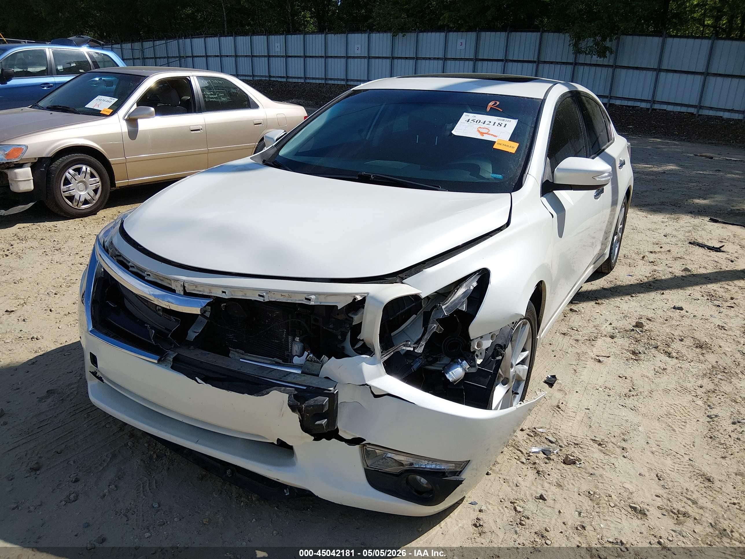 2015 Nissan Altima 2.5 Sv Белый vin: 1N4AL3AP9FC581696