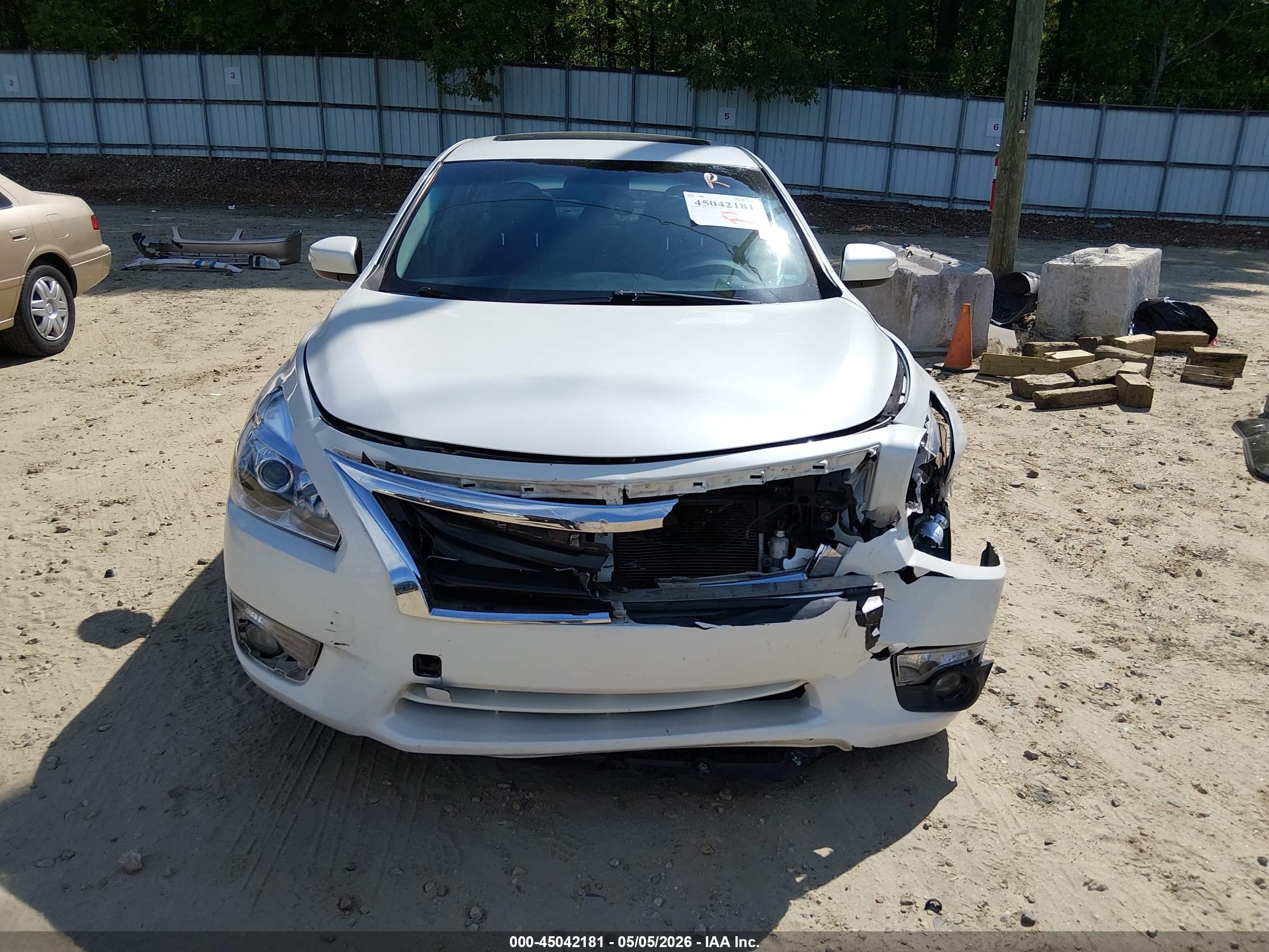 2015 Nissan Altima 2.5 Sv Белый vin: 1N4AL3AP9FC581696