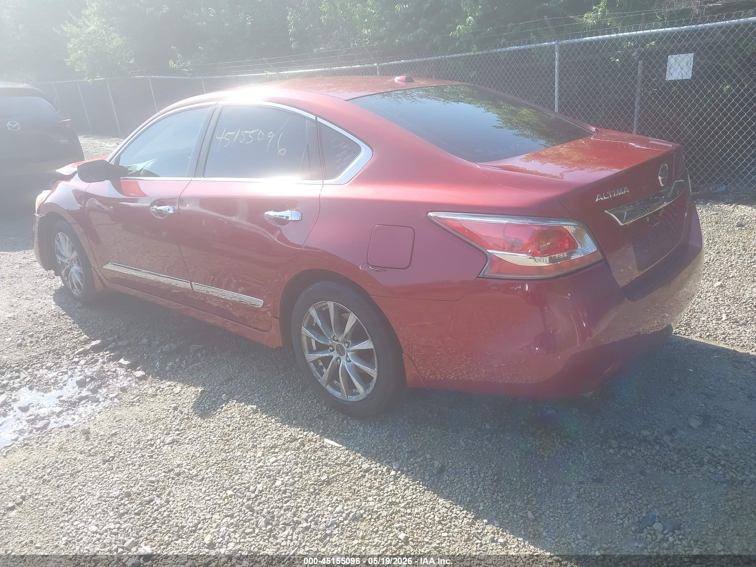 2015 Nissan Altima 2.5 Sv Красный vin: 1N4AL3AP9FC591550