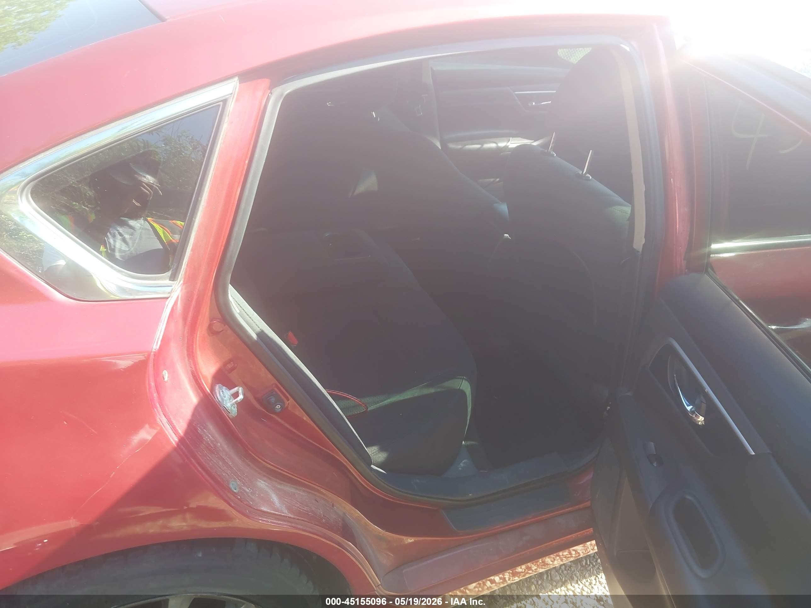 2015 Nissan Altima 2.5 Sv Красный vin: 1N4AL3AP9FC591550