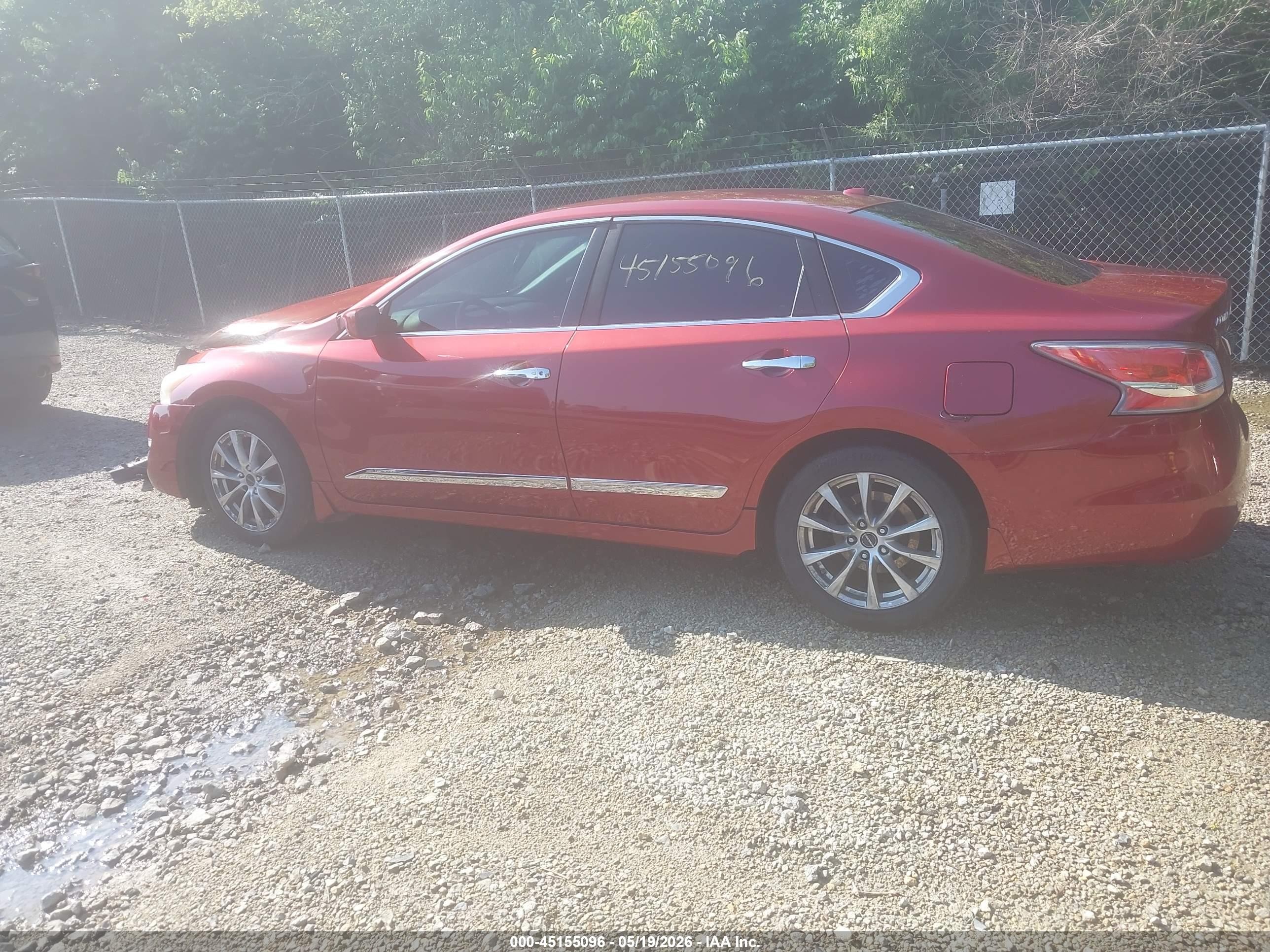 2015 Nissan Altima 2.5 Sv Красный vin: 1N4AL3AP9FC591550