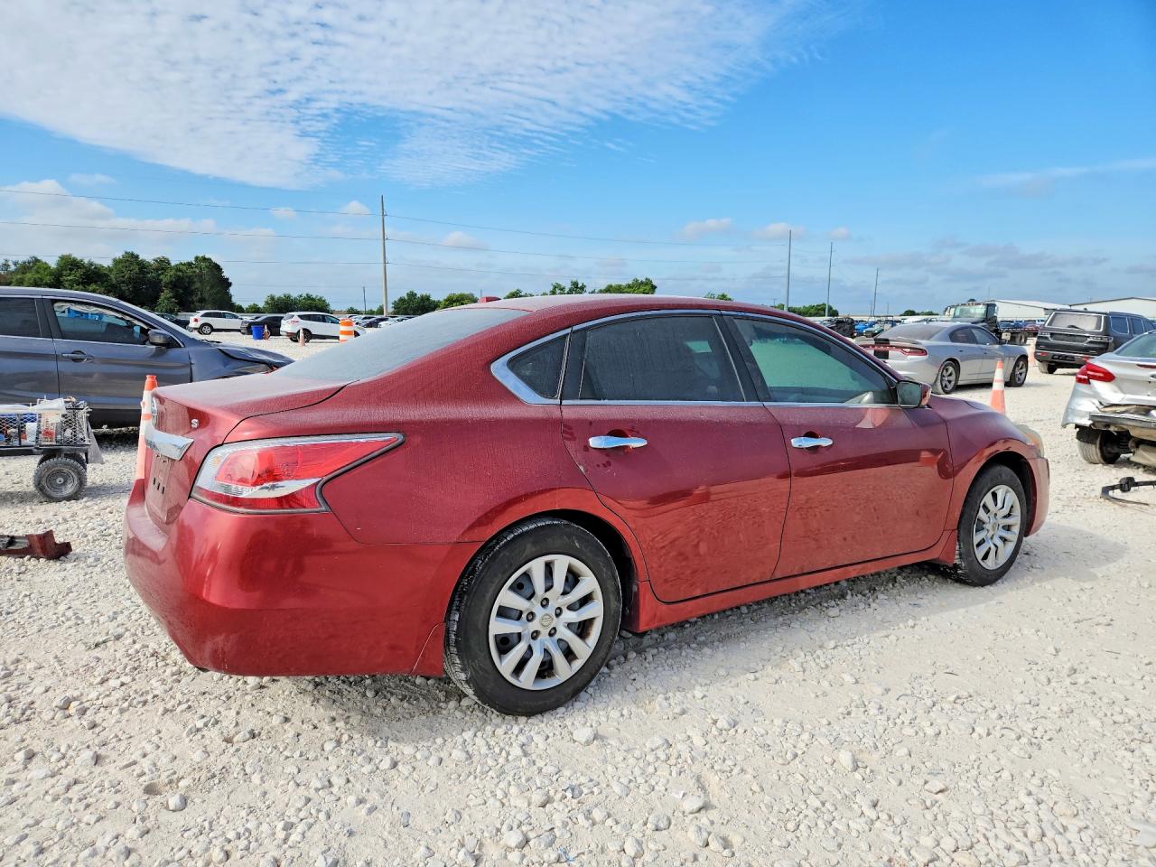 2015 Nissan Altima 2.5 S Red vin: 1N4AL3AP9FN305121