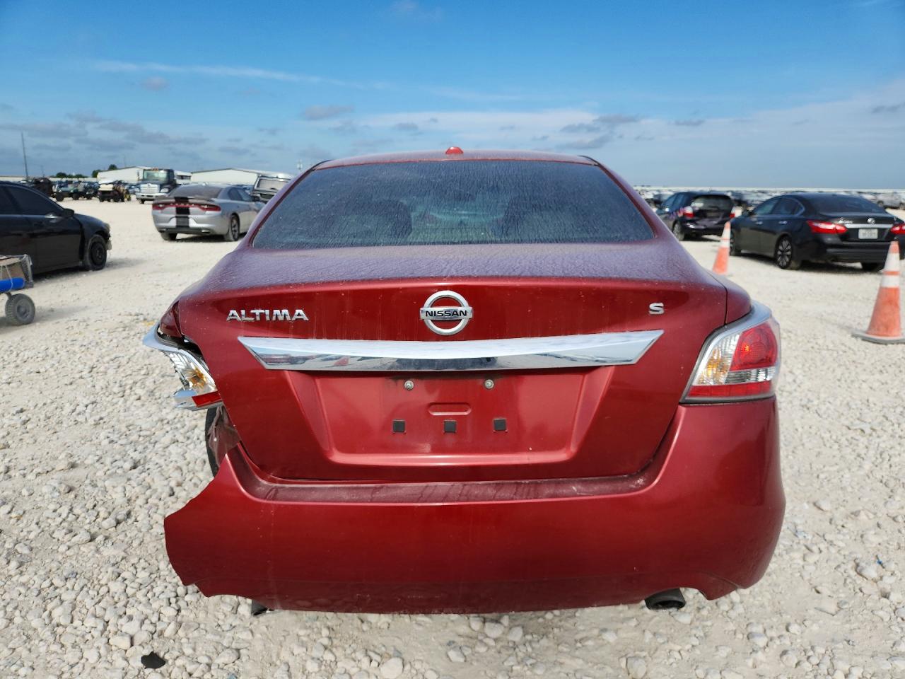 2015 Nissan Altima 2.5 S Red vin: 1N4AL3AP9FN305121