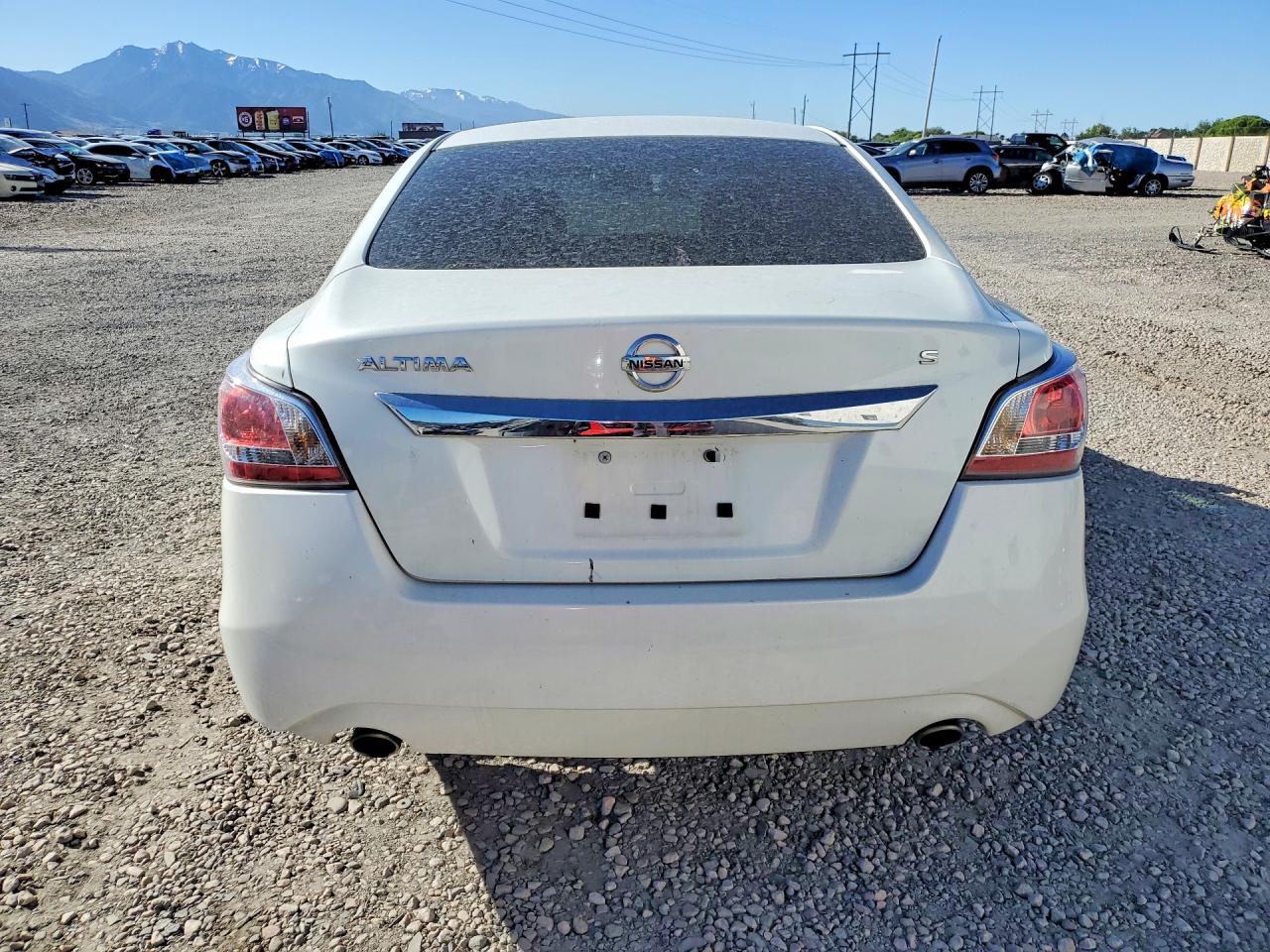 2015 Nissan Altima 2.5 S White vin: 1N4AL3AP9FN306771