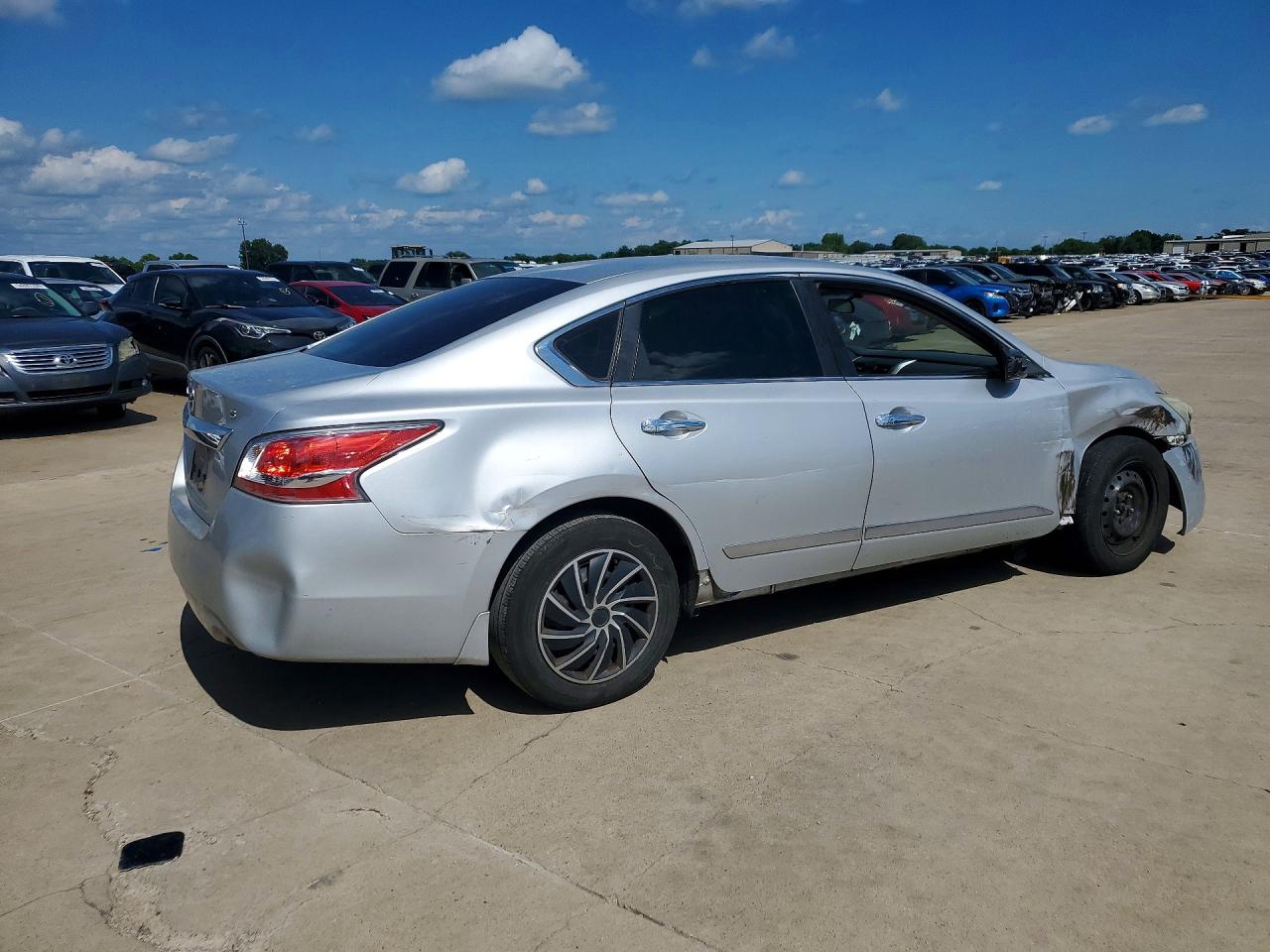 2015 Nissan Altima 2.5 S Серебряный vin: 1N4AL3AP9FN326339
