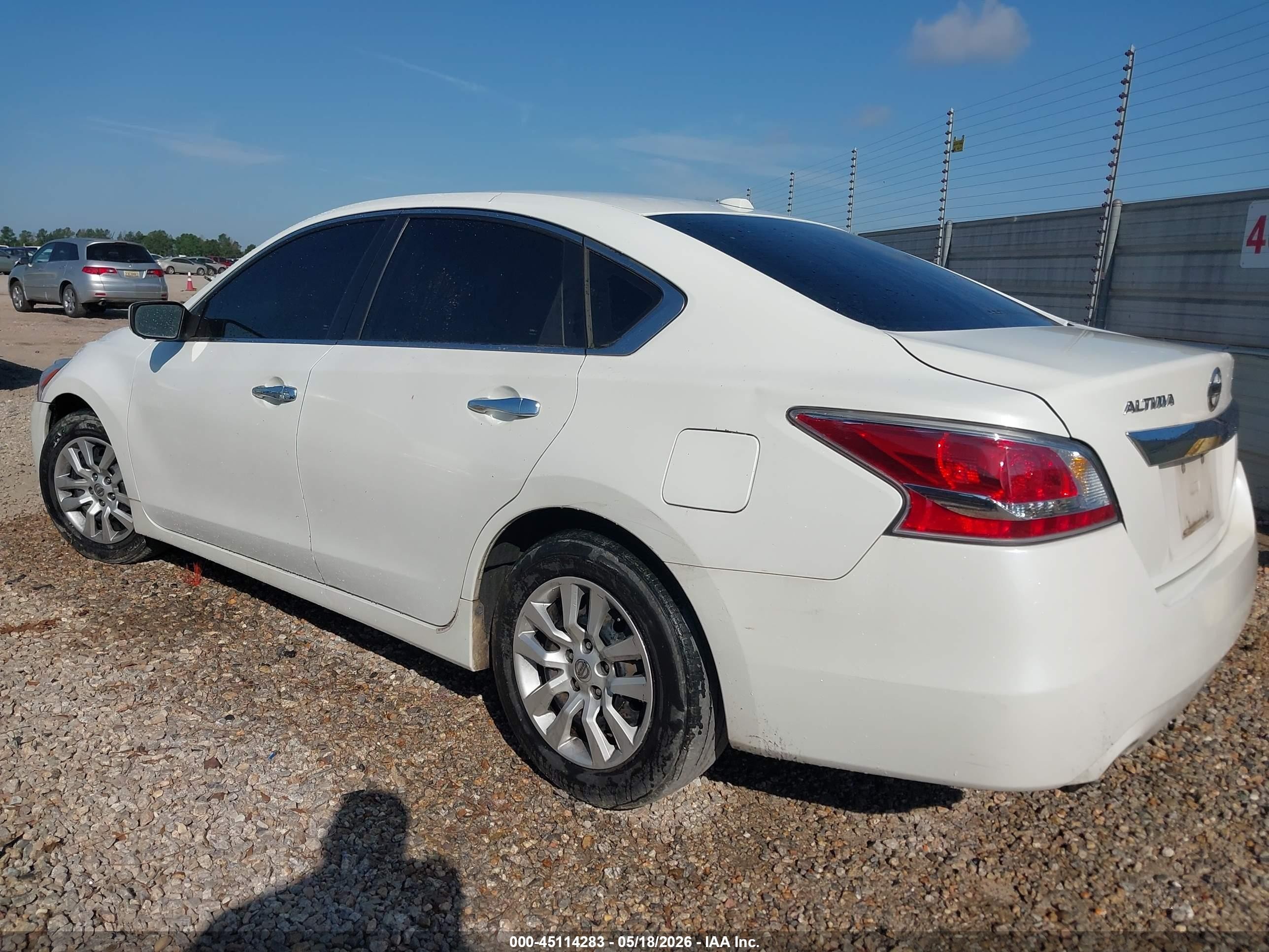 2015 Nissan Altima 2.5/2.5 S/2.5 Sl/2.5 Sv White vin: 1N4AL3AP9FN330648