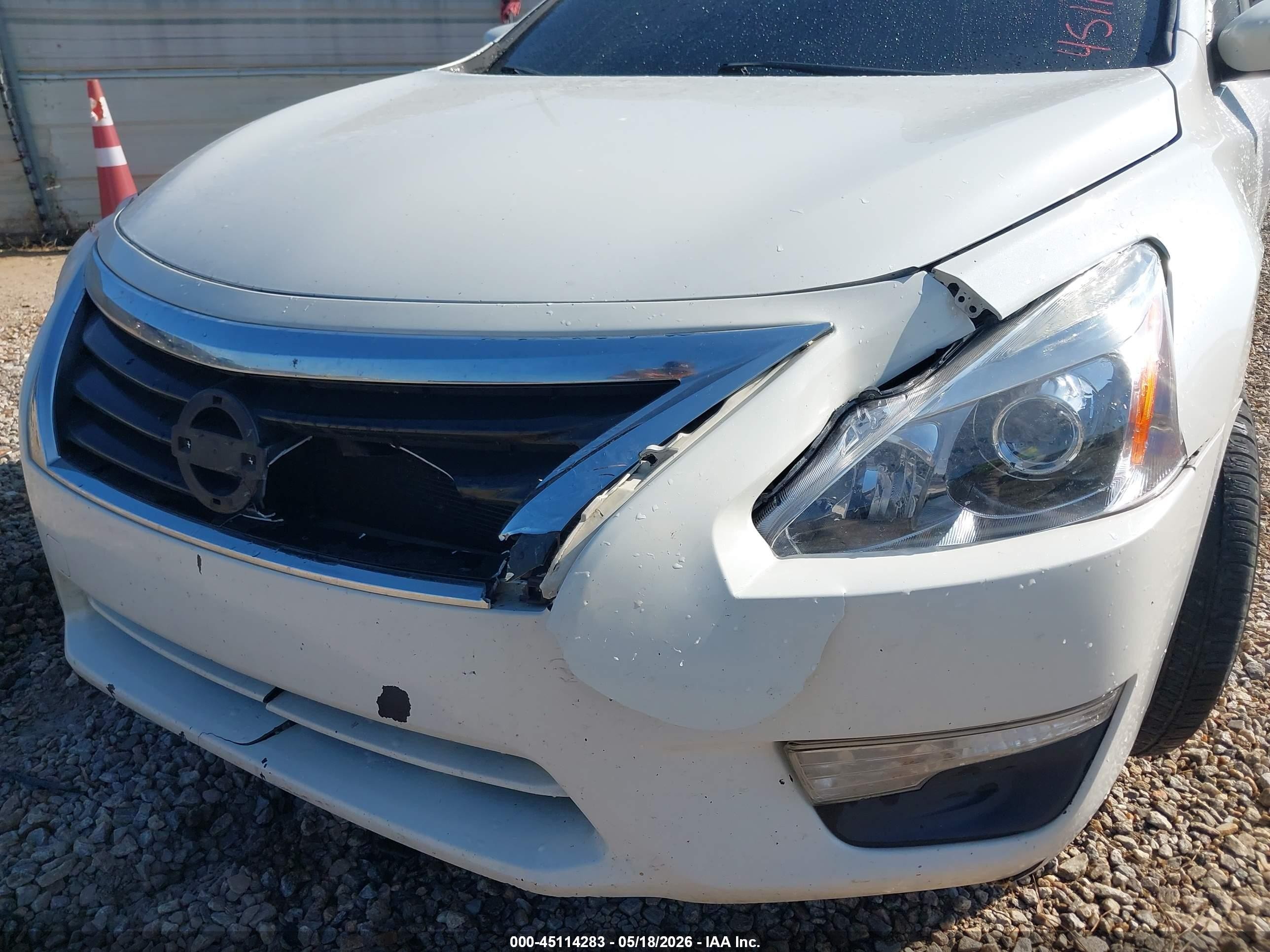 2015 Nissan Altima 2.5/2.5 S/2.5 Sl/2.5 Sv White vin: 1N4AL3AP9FN330648