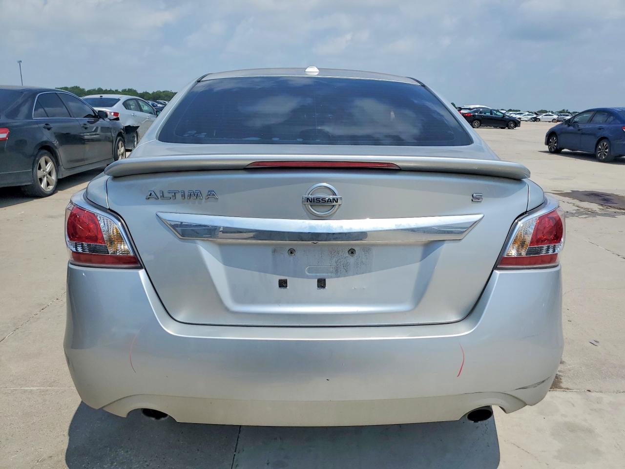 2015 Nissan Altima 2.5 S Silver vin: 1N4AL3AP9FN337079