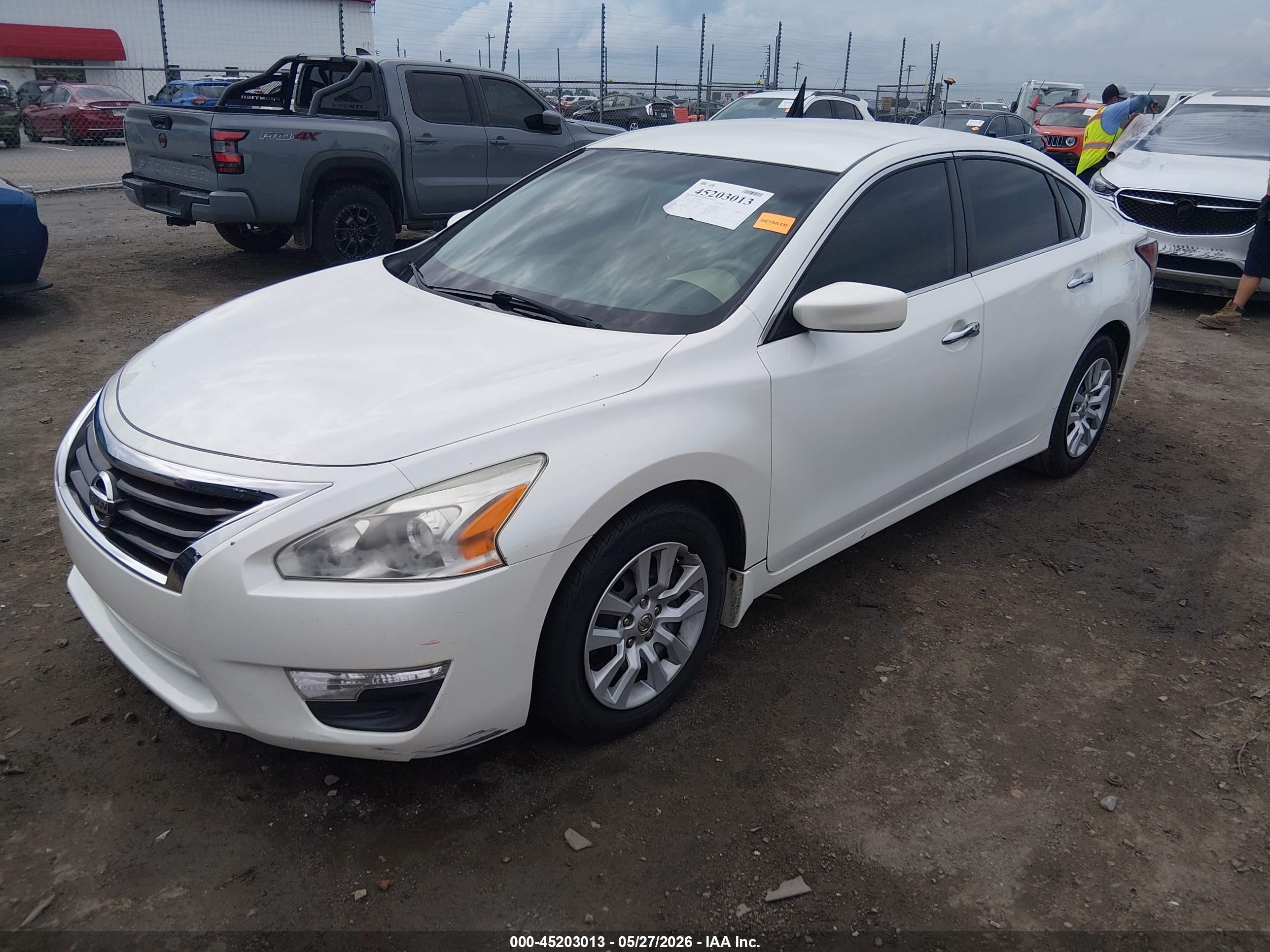 2015 Nissan Altima 2.5 S White vin: 1N4AL3AP9FN339270