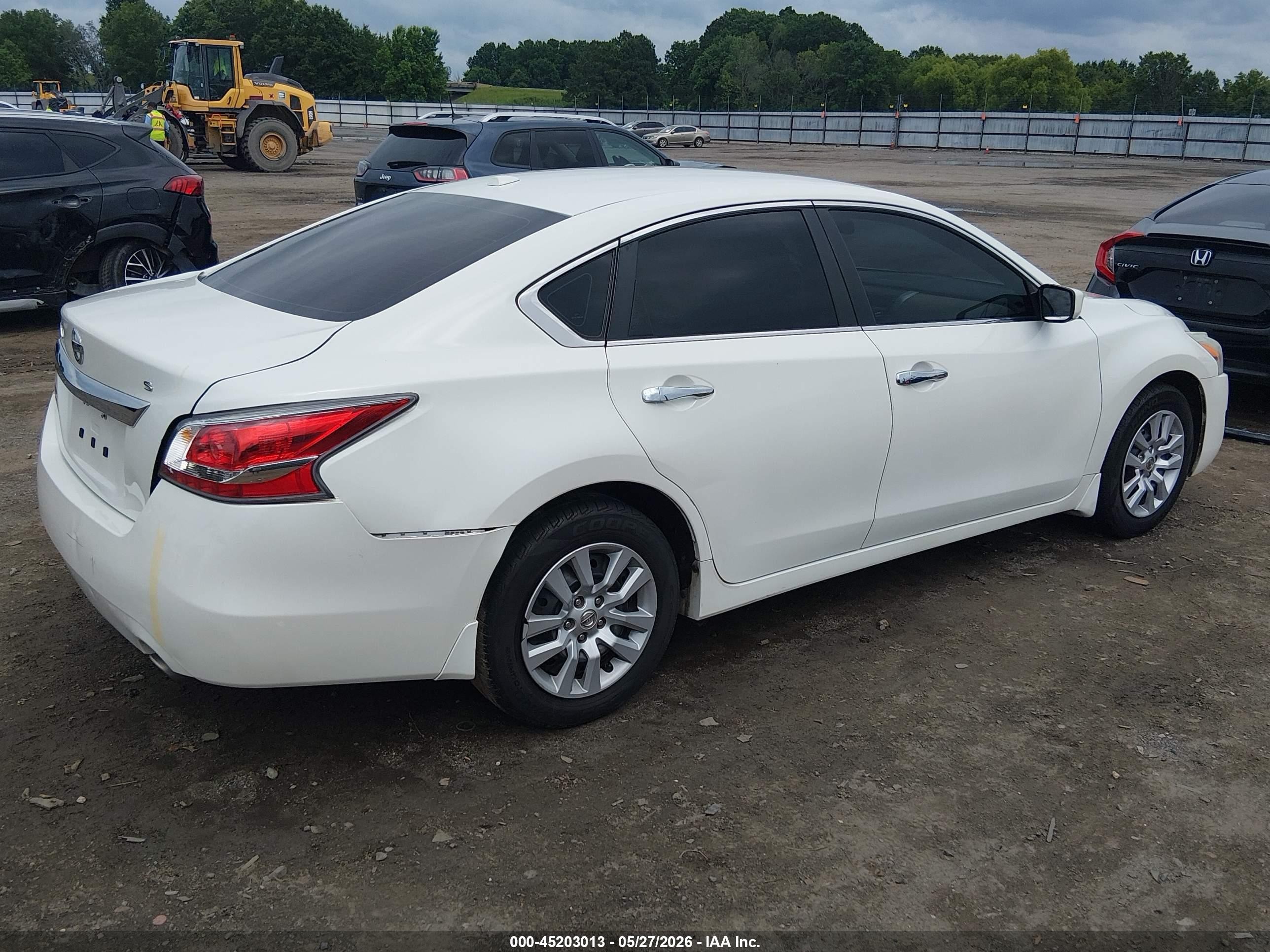 2015 Nissan Altima 2.5 S White vin: 1N4AL3AP9FN339270