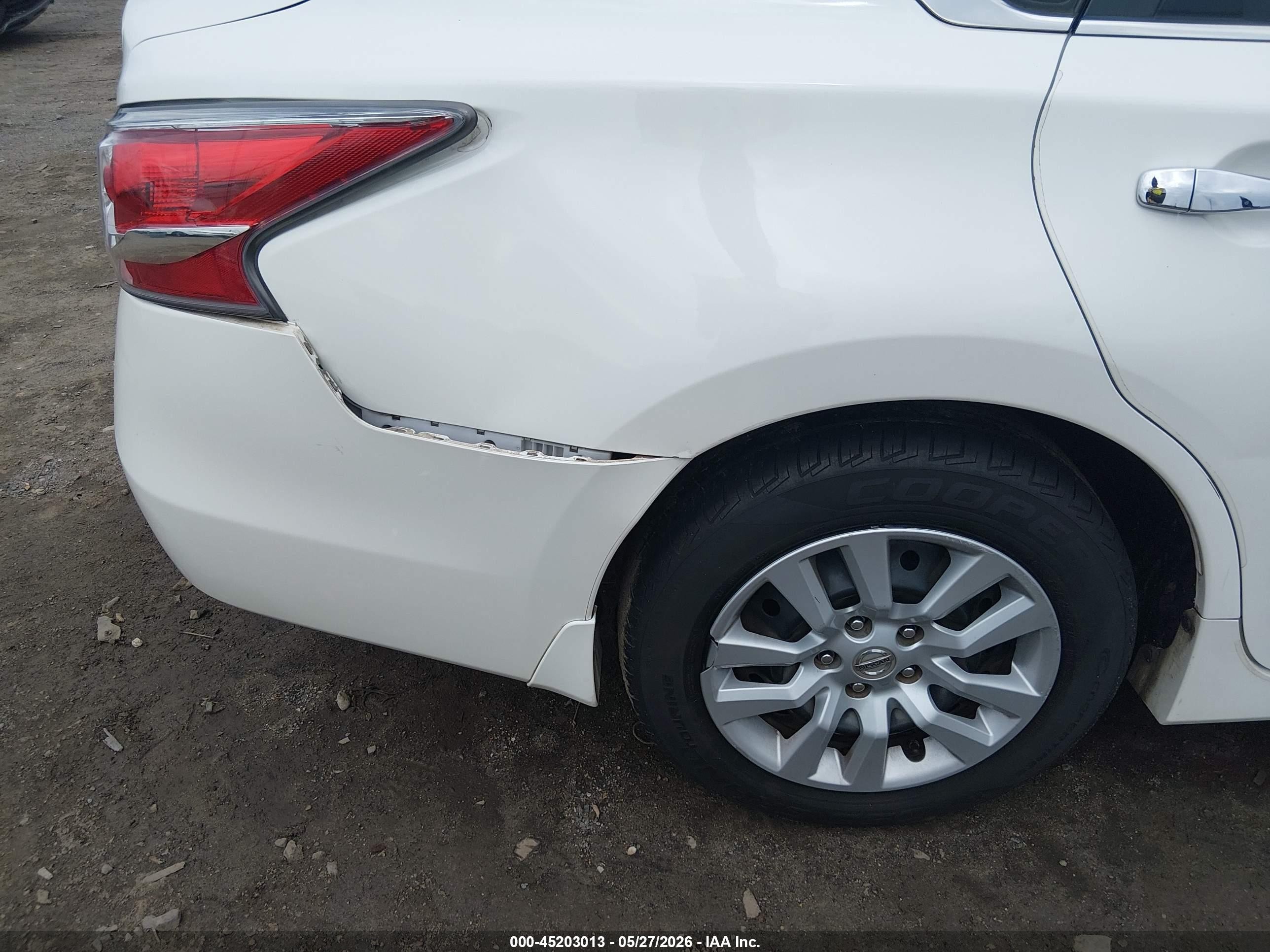 2015 Nissan Altima 2.5 S White vin: 1N4AL3AP9FN339270
