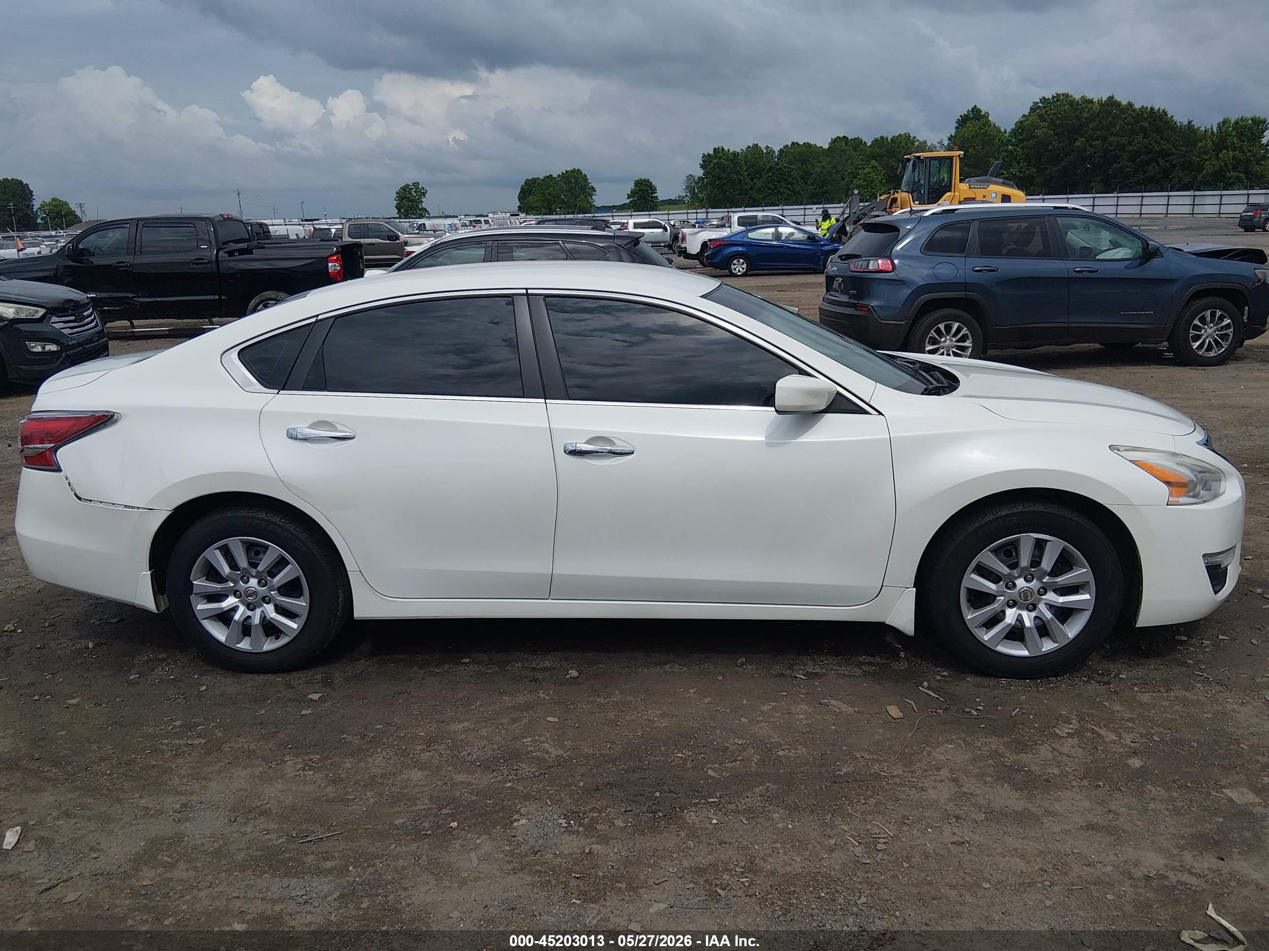 2015 Nissan Altima 2.5 S White vin: 1N4AL3AP9FN339270