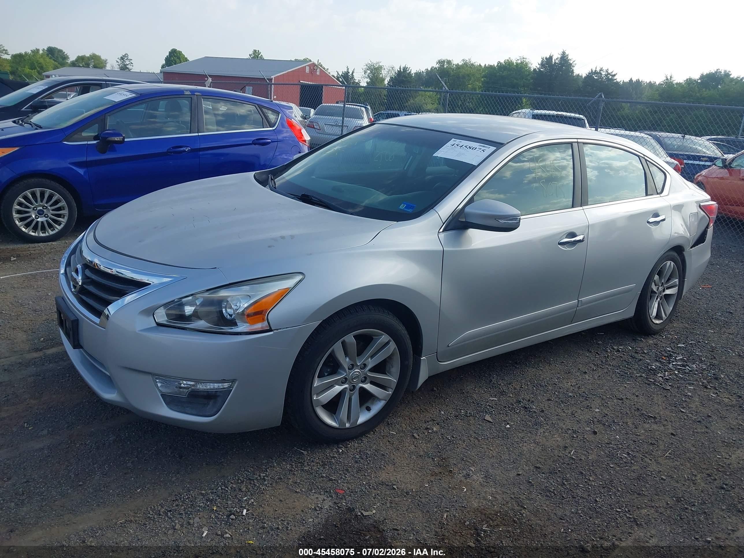 2015 Nissan Altima 2.5 S Silver vin: 1N4AL3AP9FN360328