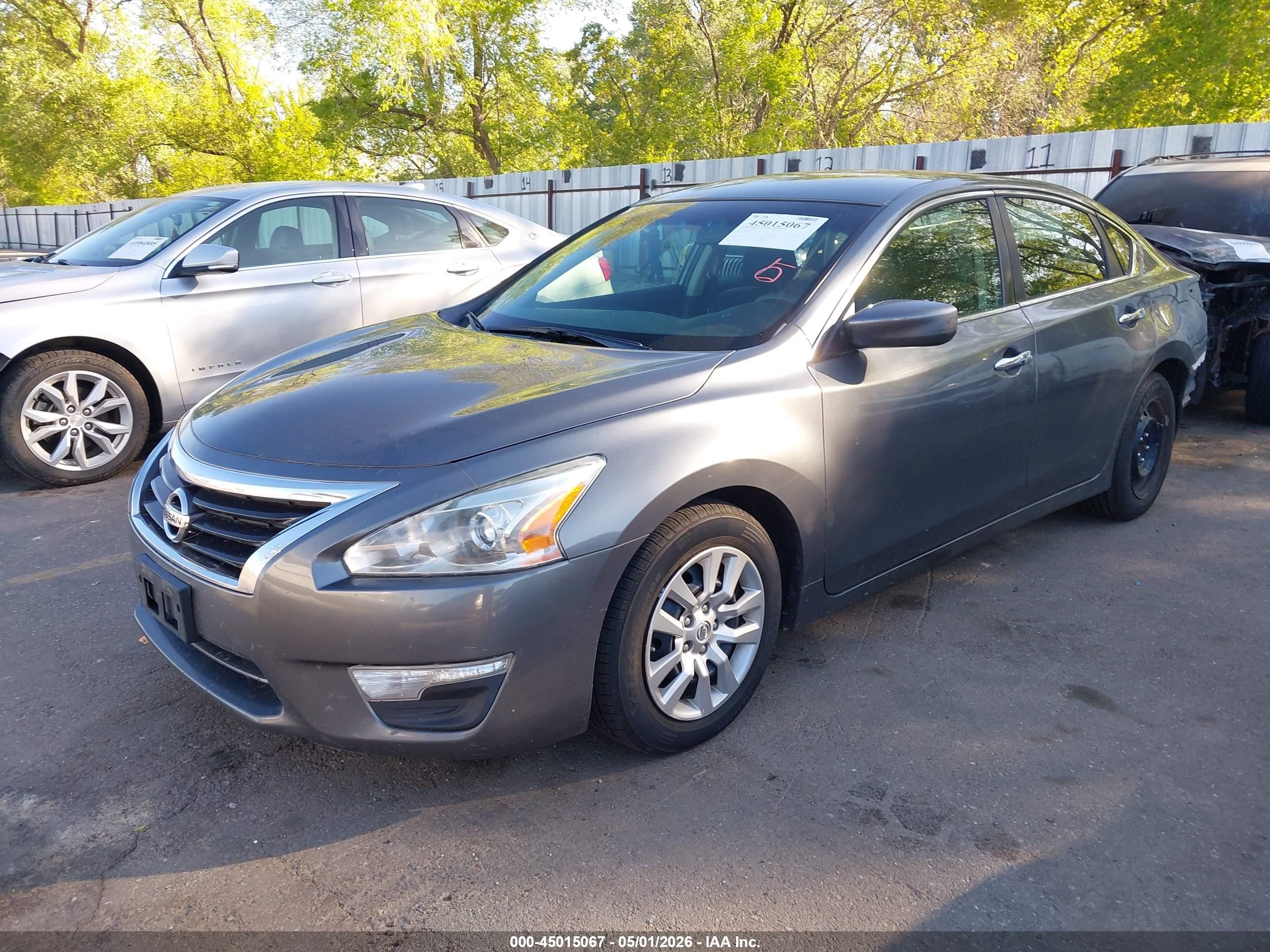 2015 Nissan Altima 2.5 S Серебряный vin: 1N4AL3AP9FN363889