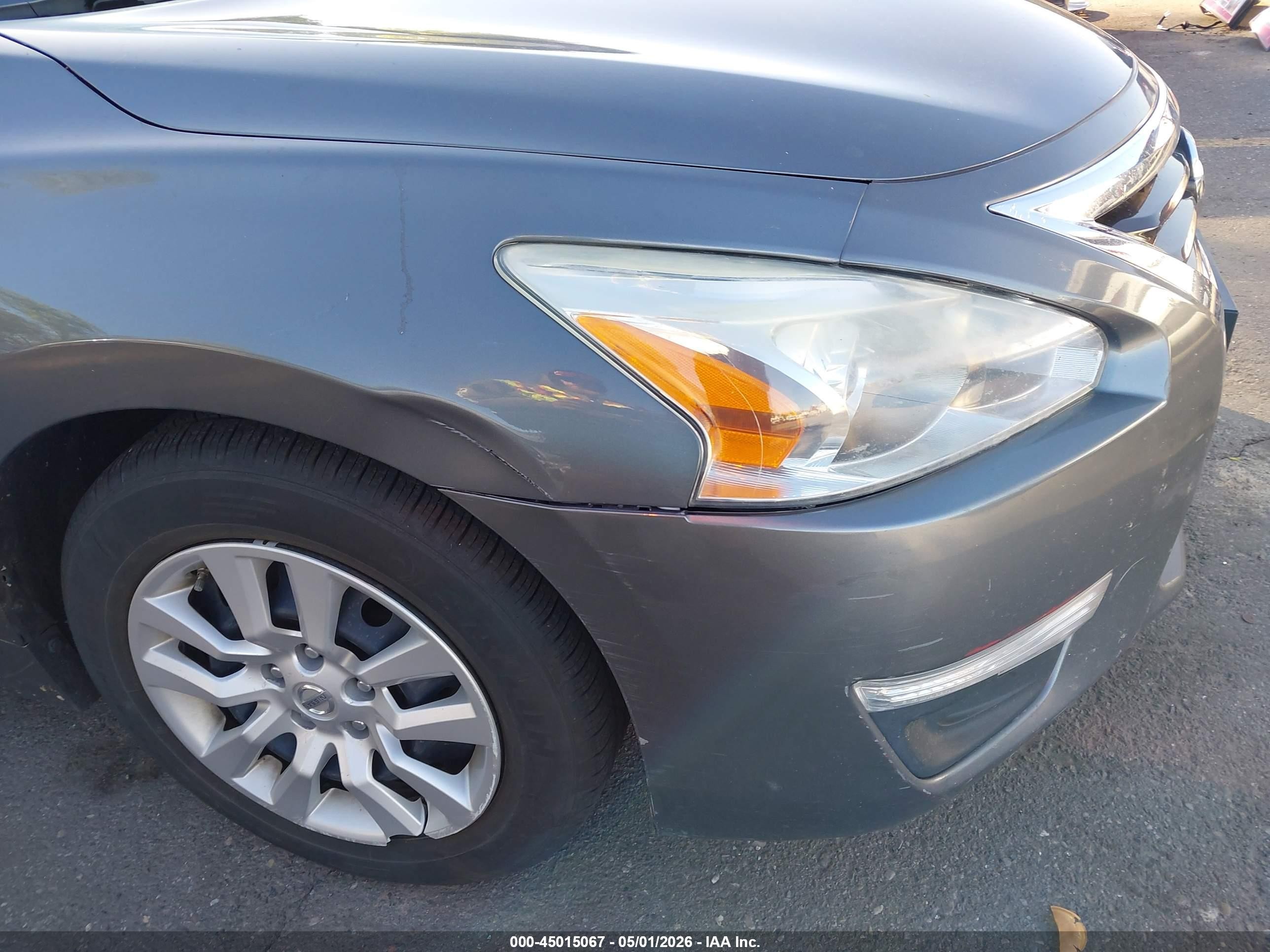 2015 Nissan Altima 2.5 S Серебряный vin: 1N4AL3AP9FN363889