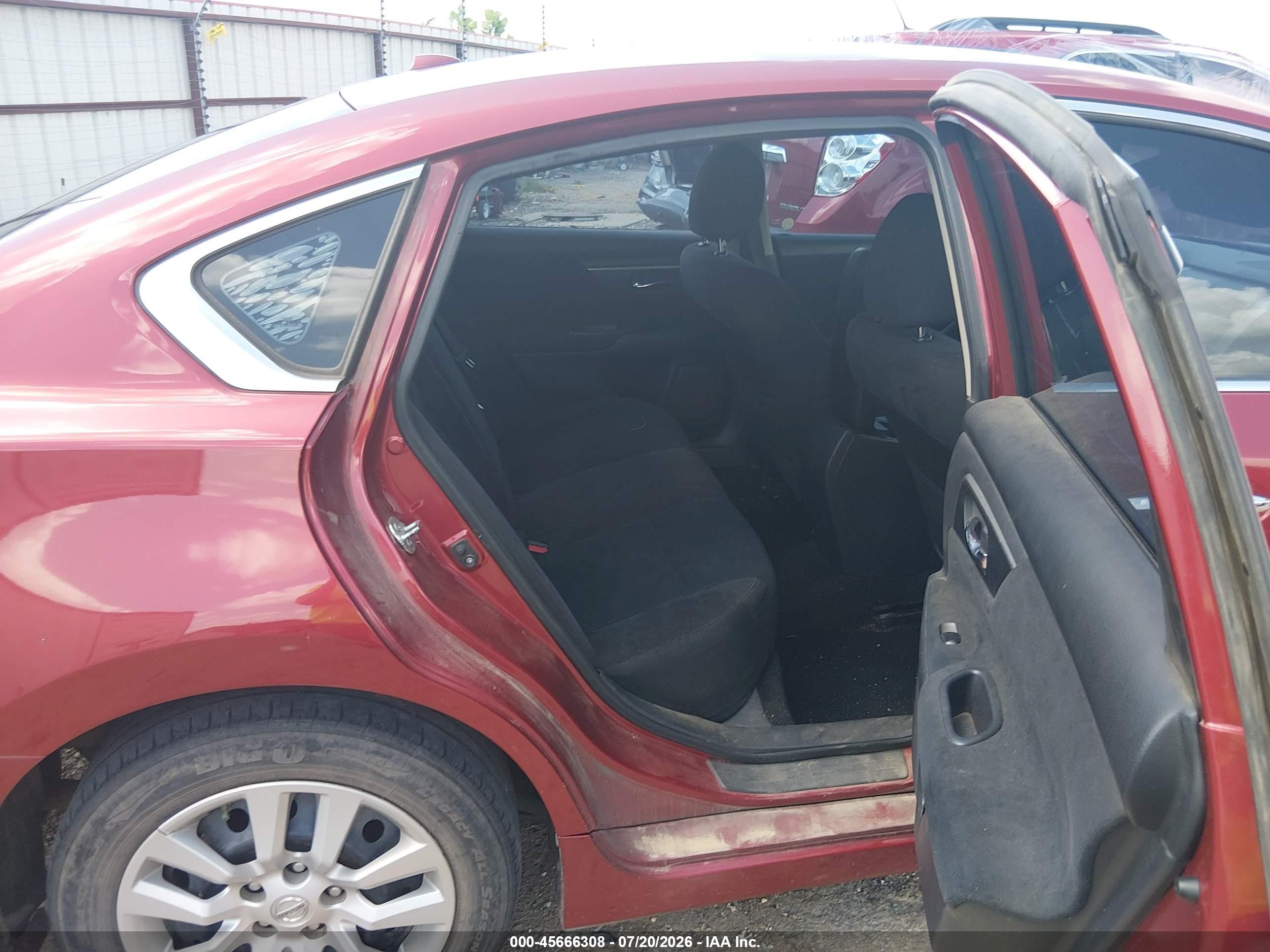 2015 Nissan Altima 2.5 S Red vin: 1N4AL3AP9FN366596