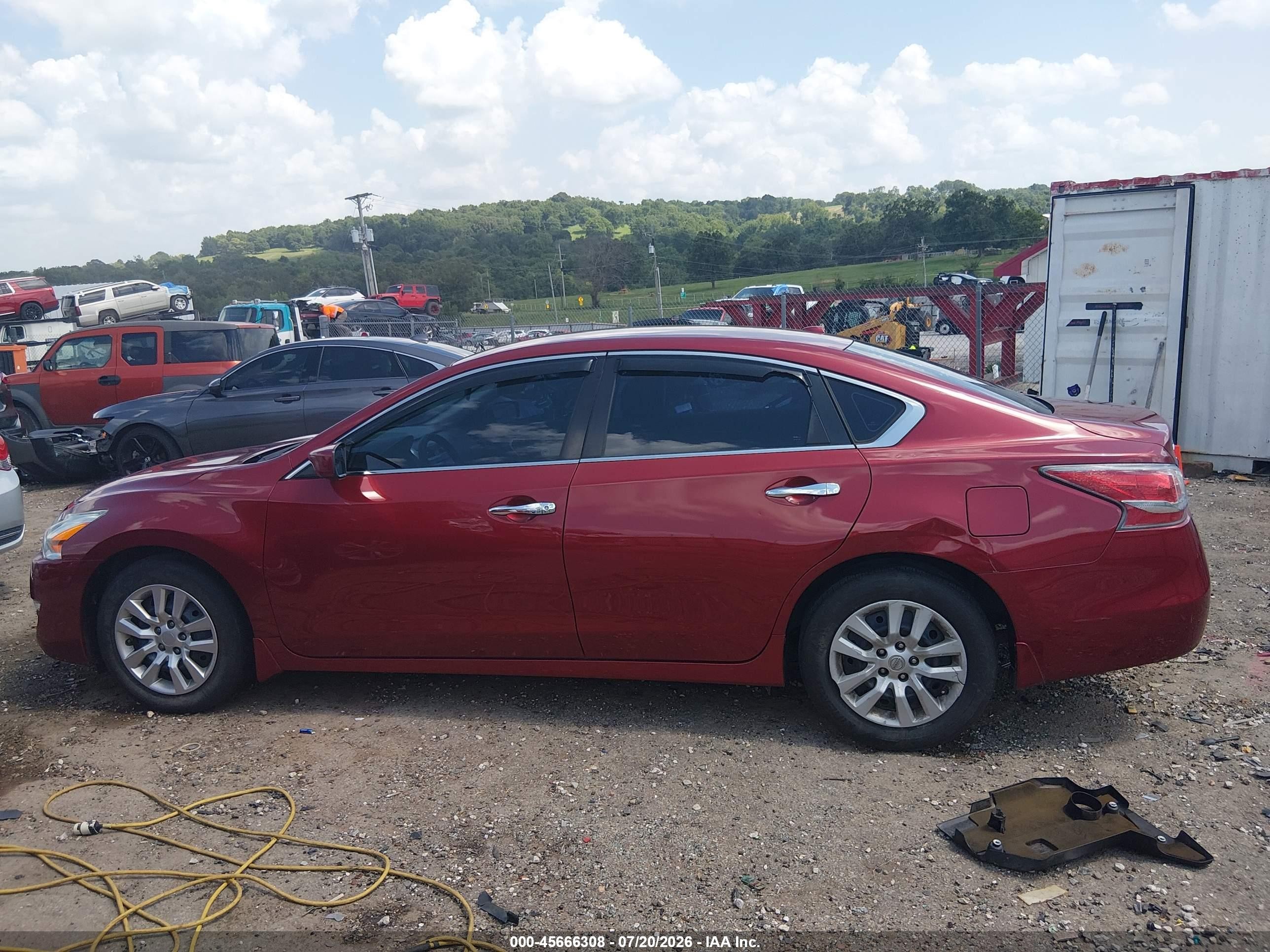 2015 Nissan Altima 2.5 S Red vin: 1N4AL3AP9FN366596
