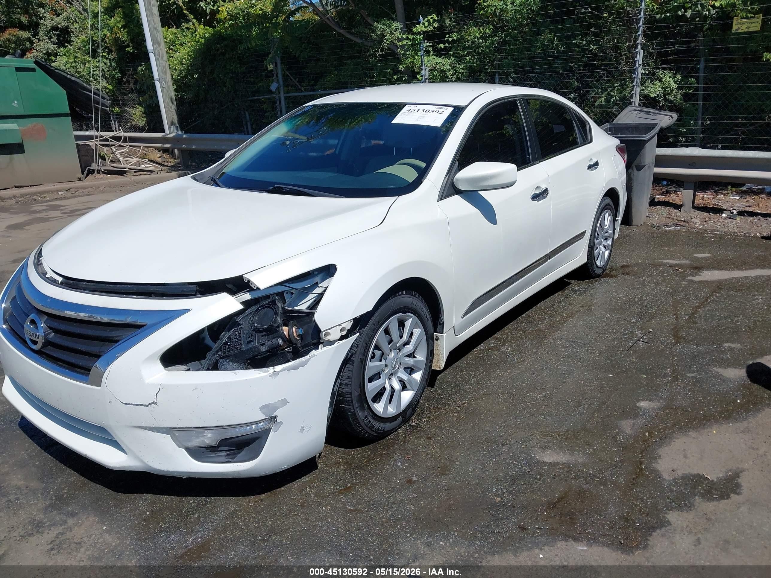 2015 Nissan Altima 2.5 S Белый vin: 1N4AL3AP9FN372589