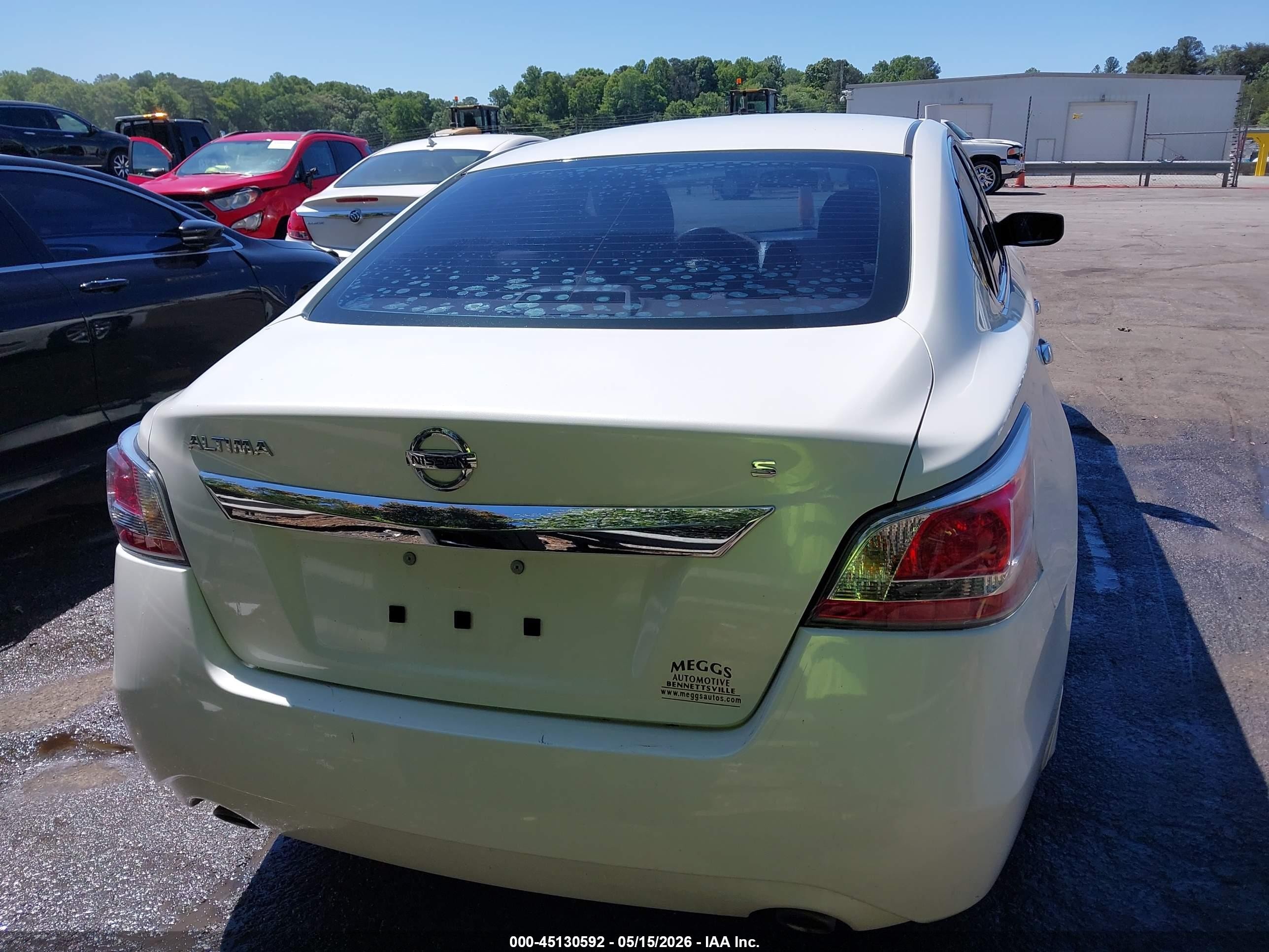 2015 Nissan Altima 2.5 S Белый vin: 1N4AL3AP9FN372589