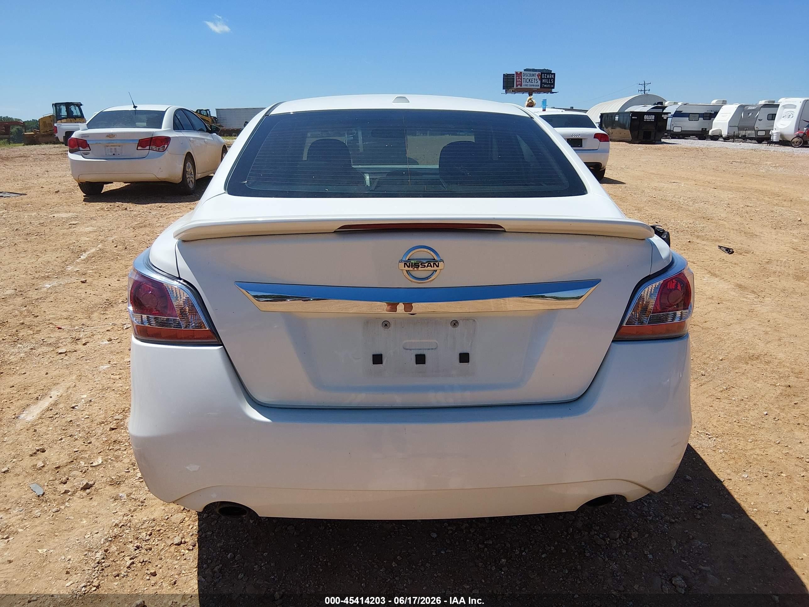 2015 Nissan Altima 2.5 S White vin: 1N4AL3AP9FN382328