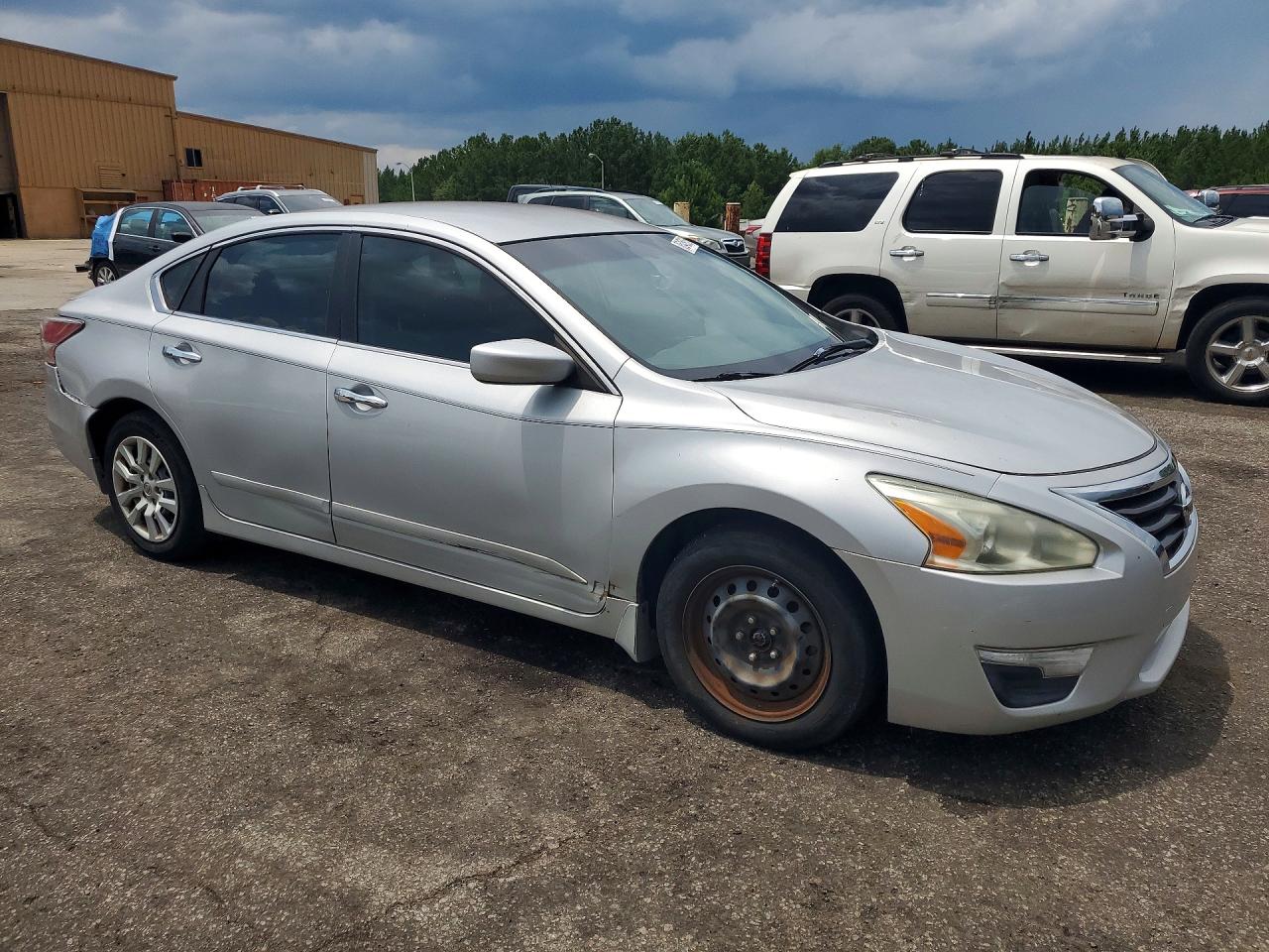 2015 Nissan Altima 2.5 S Silver vin: 1N4AL3AP9FN387917