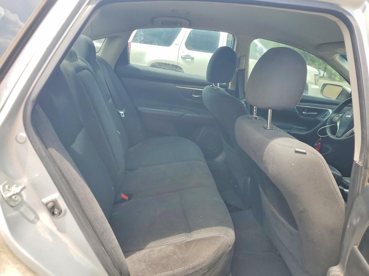 2015 Nissan Altima 2.5 S Silver vin: 1N4AL3AP9FN387917
