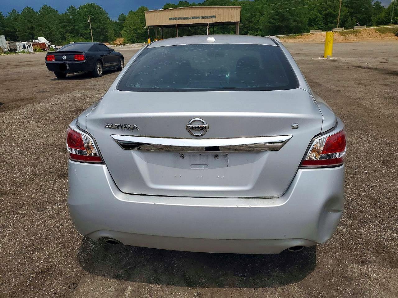 2015 Nissan Altima 2.5 S Silver vin: 1N4AL3AP9FN387917