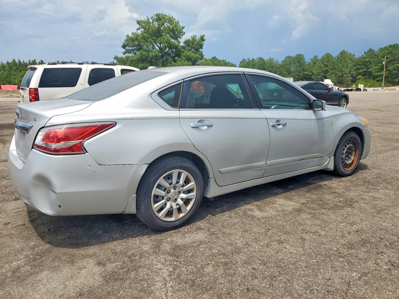 2015 Nissan Altima 2.5 S Silver vin: 1N4AL3AP9FN387917