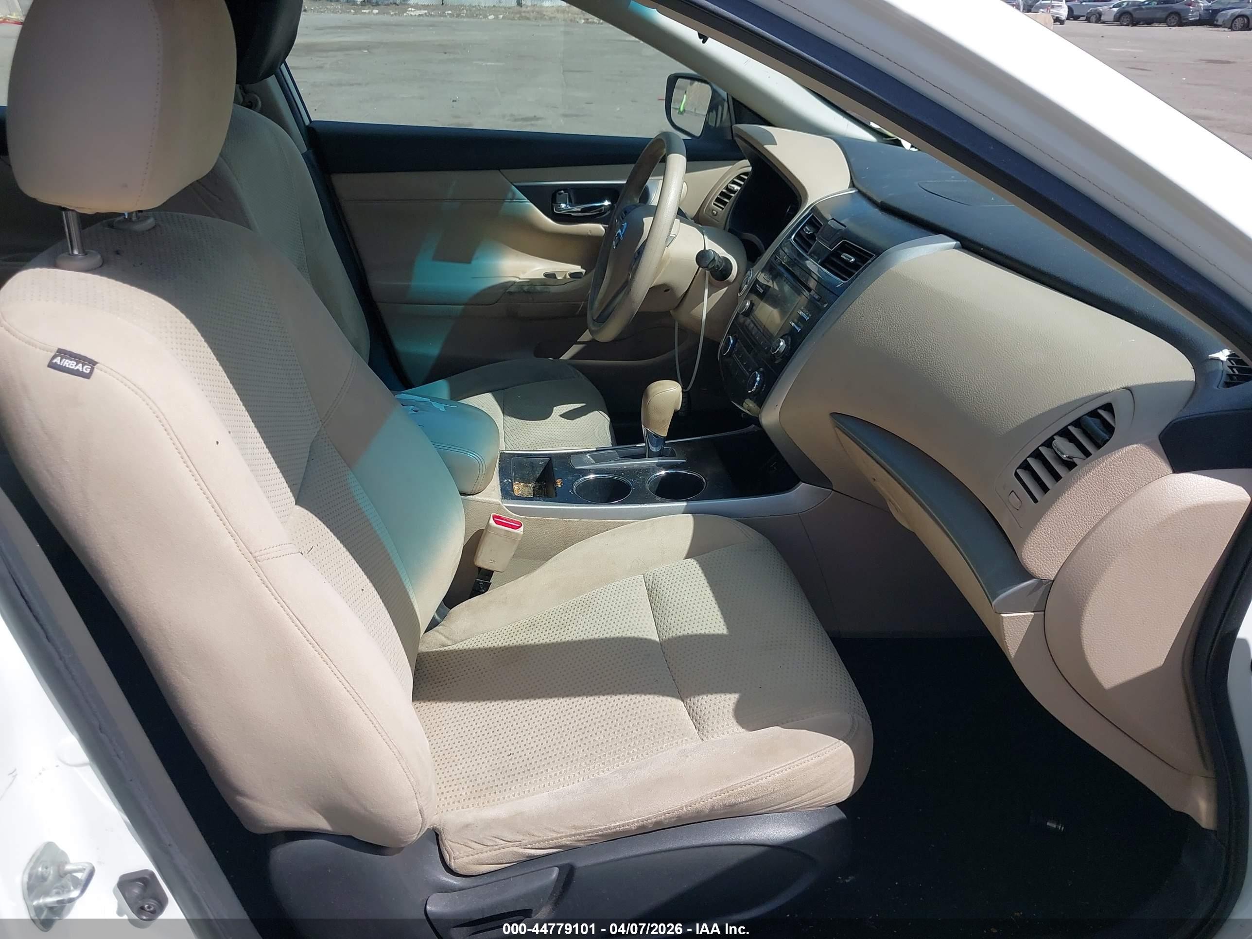 2015 Nissan Altima 2.5/2.5 S/2.5 Sl/2.5 Sv White vin: 1N4AL3AP9FN396004