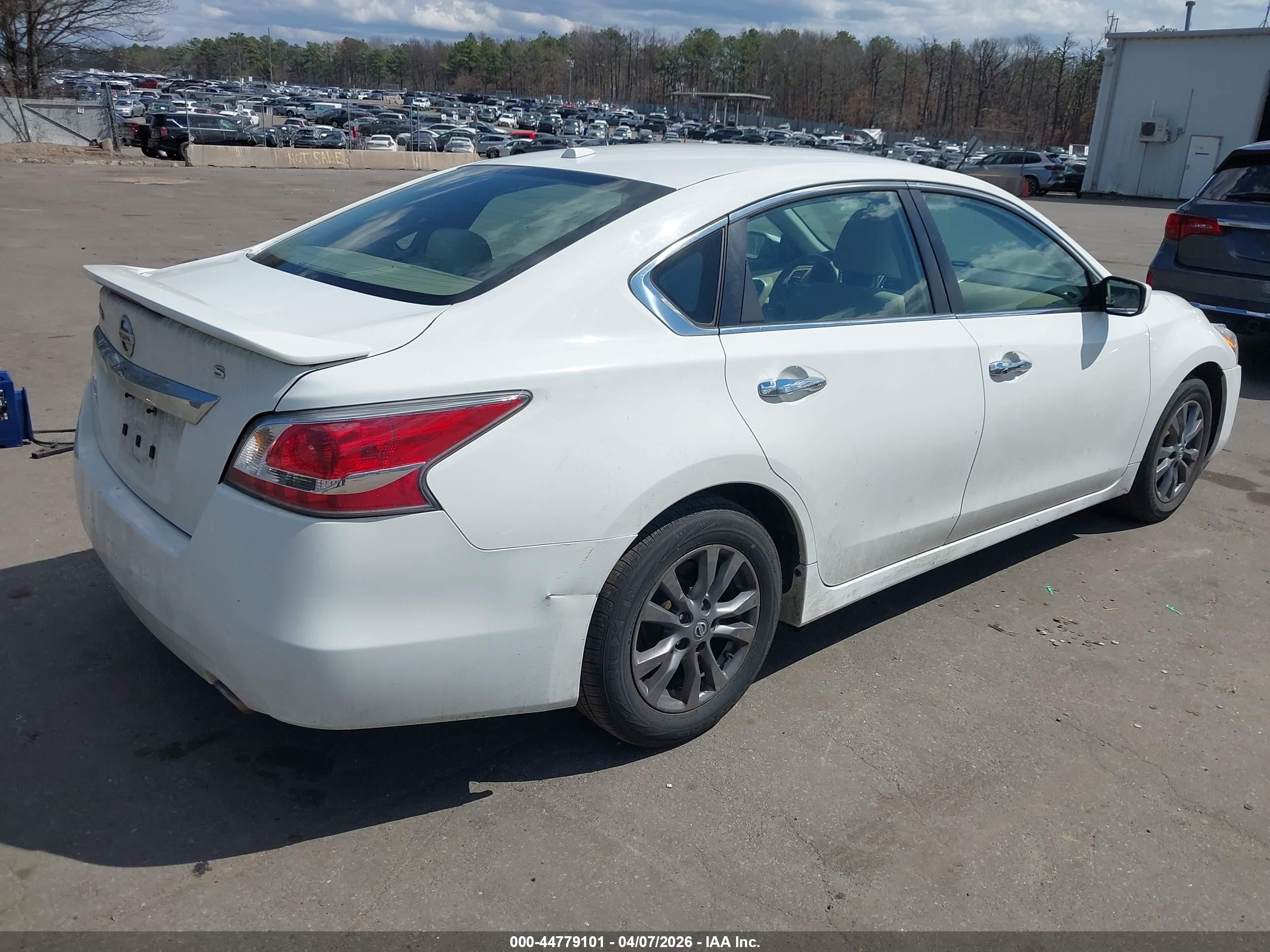 2015 Nissan Altima 2.5/2.5 S/2.5 Sl/2.5 Sv White vin: 1N4AL3AP9FN396004