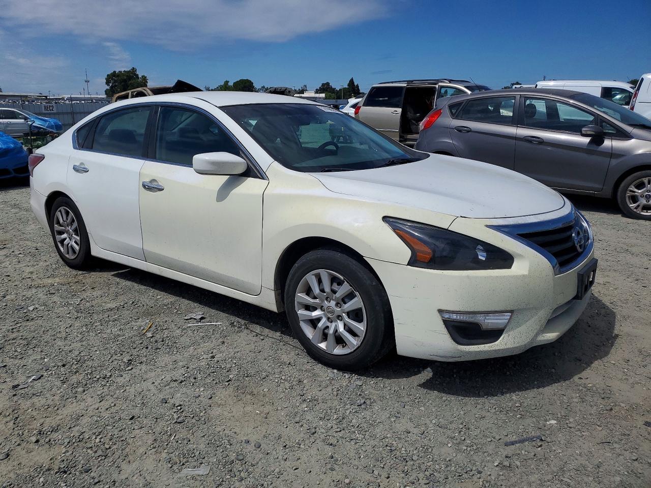 2015 Nissan Altima 2.5 S White vin: 1N4AL3AP9FN398934