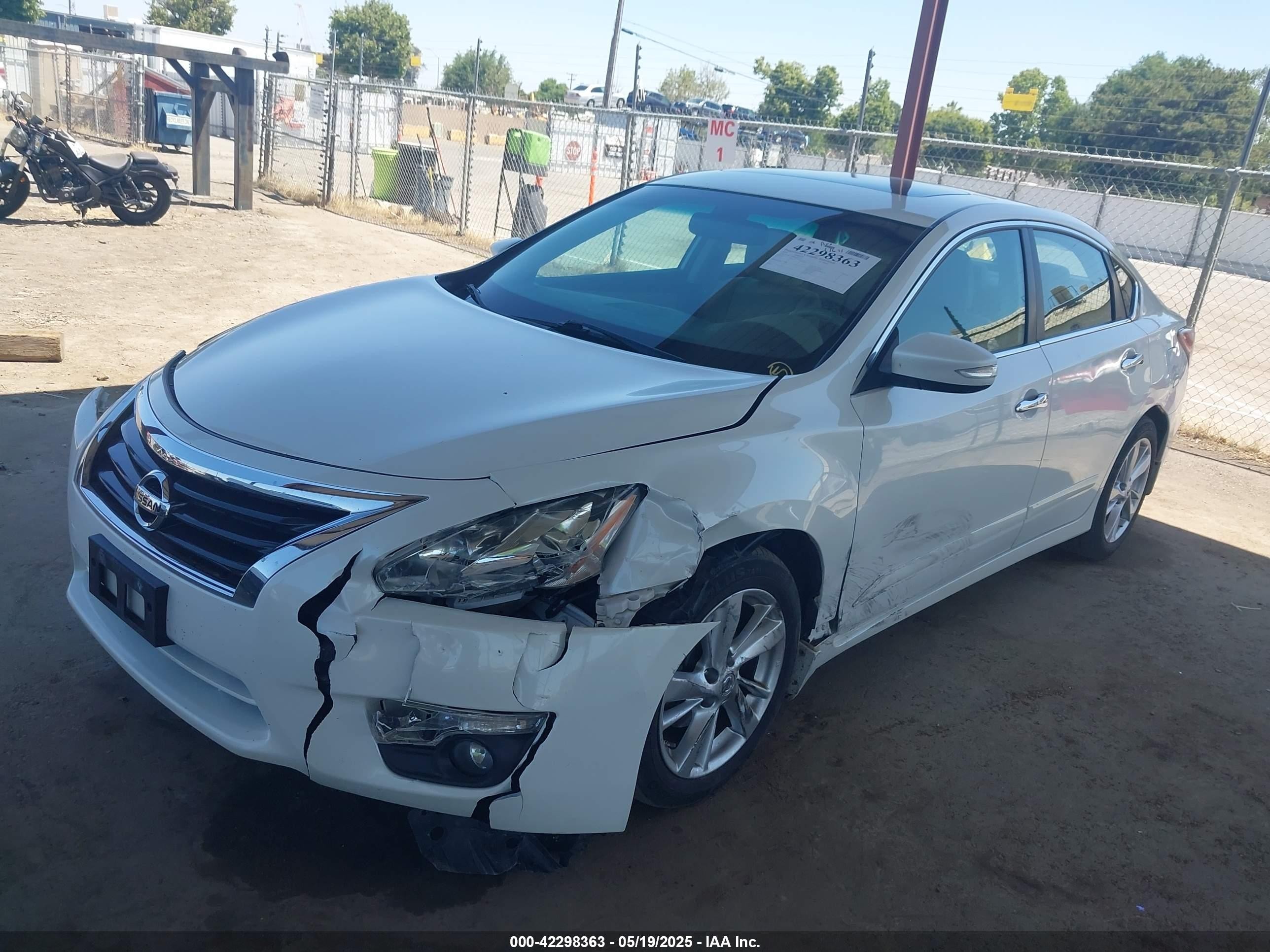 2015 Nissan Altima 2.5/2.5 S/2.5 Sl/2.5 Sv Белый vin: 1N4AL3AP9FN865575