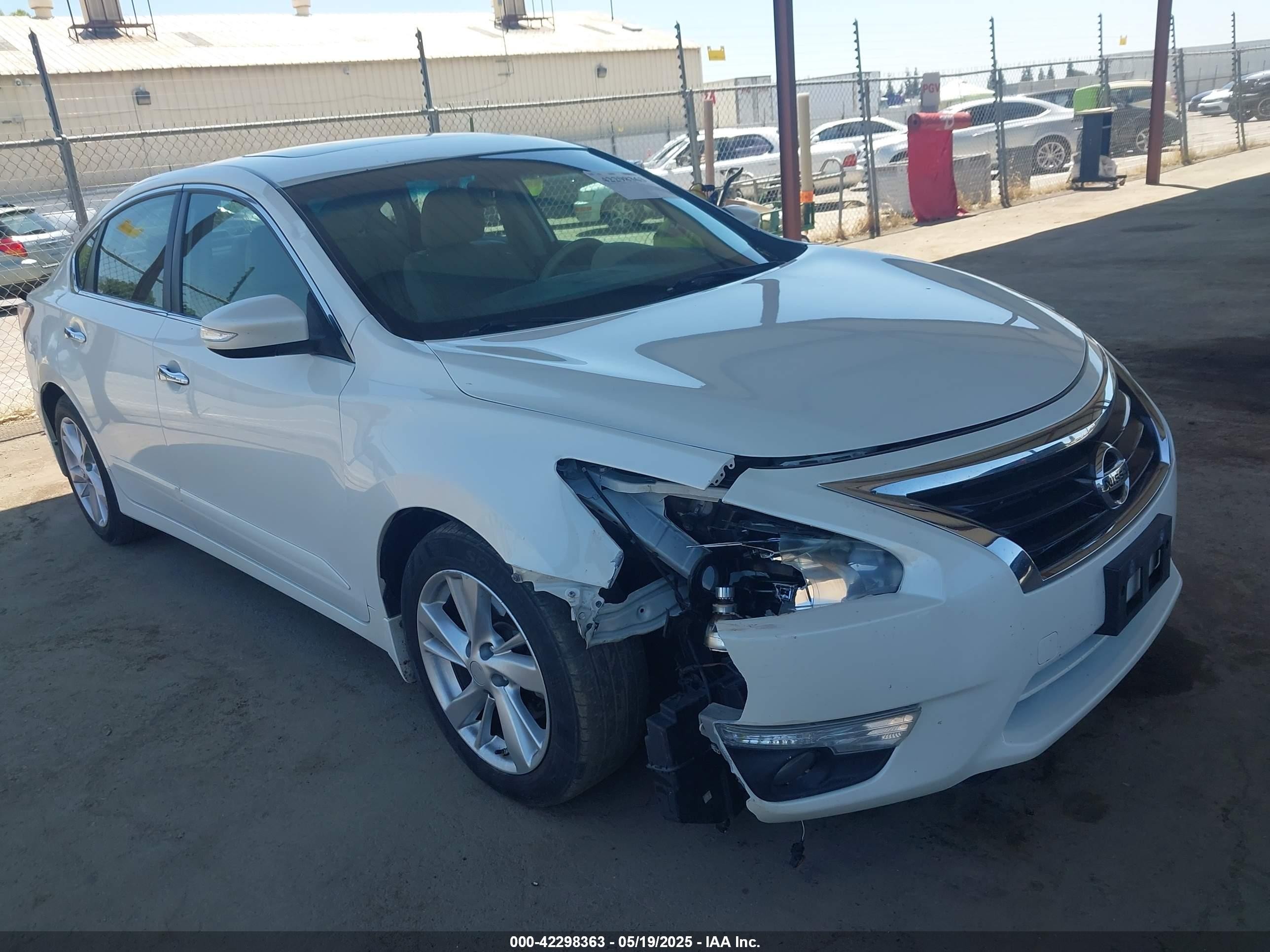 2015 Nissan Altima 2.5/2.5 S/2.5 Sl/2.5 Sv White vin: 1N4AL3AP9FN865575